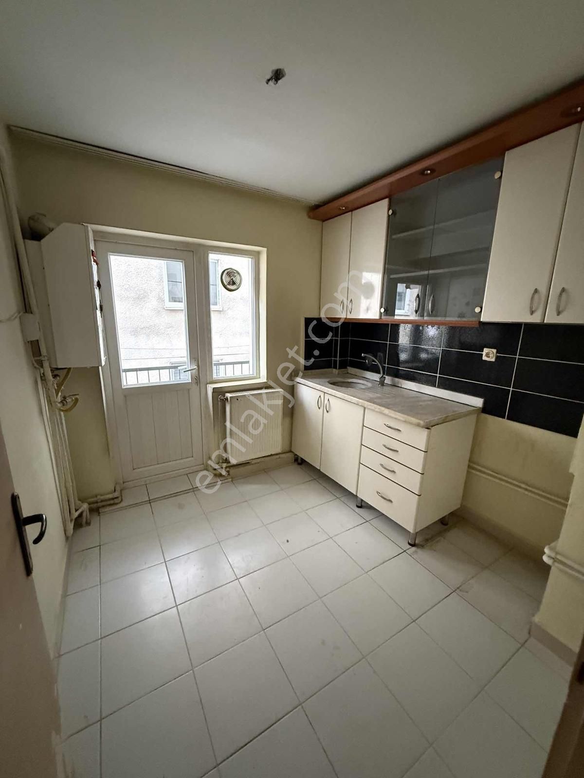 Orta Kat Konumunda 3+1 Kiralık Daire Antares Yürüme Mesafesinde - Görsel 4