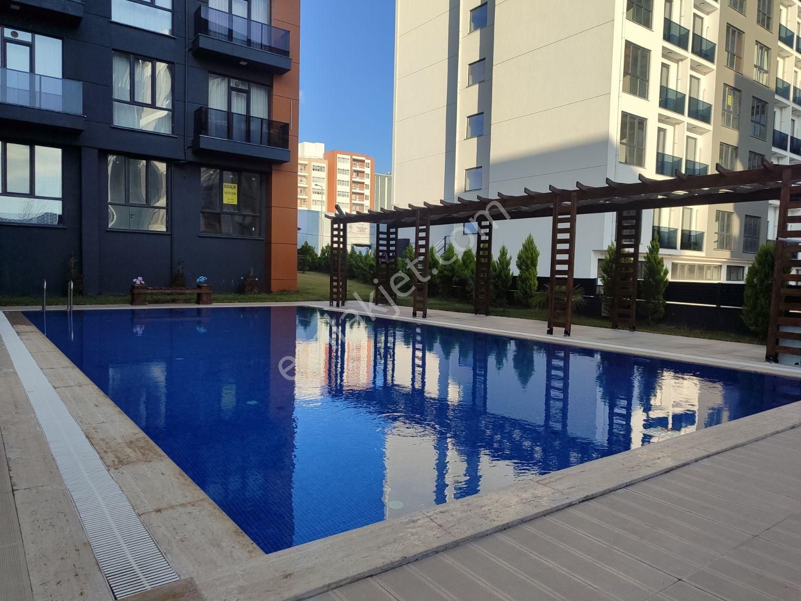 Alipaşa Uysal Piazza Rezidansta Satılık Ön Cephe Daire/ofis