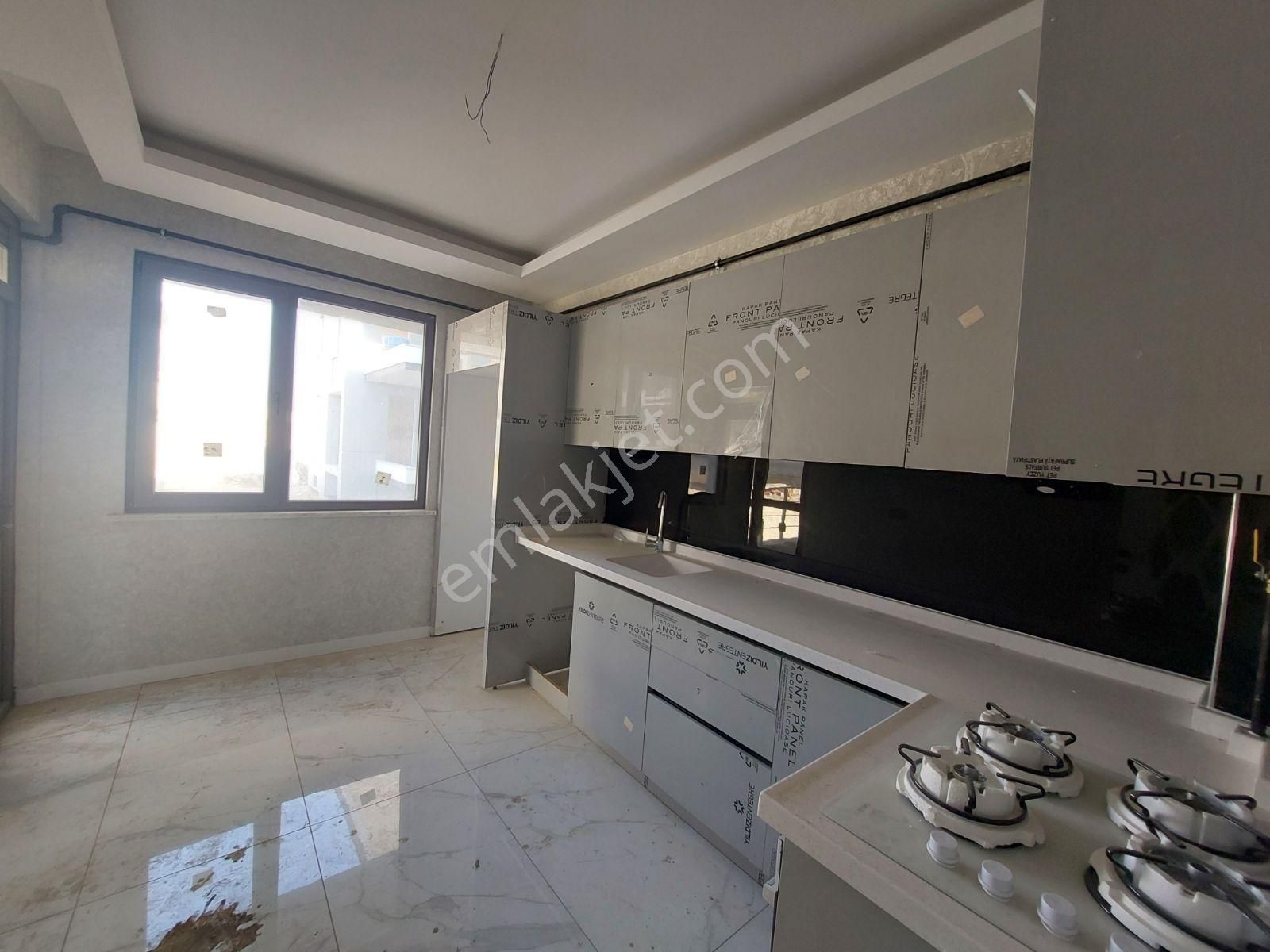 Selahattin Eyyubi Mah.de 3+1 Beyhekim Yolu Üzeri Satılık Daire