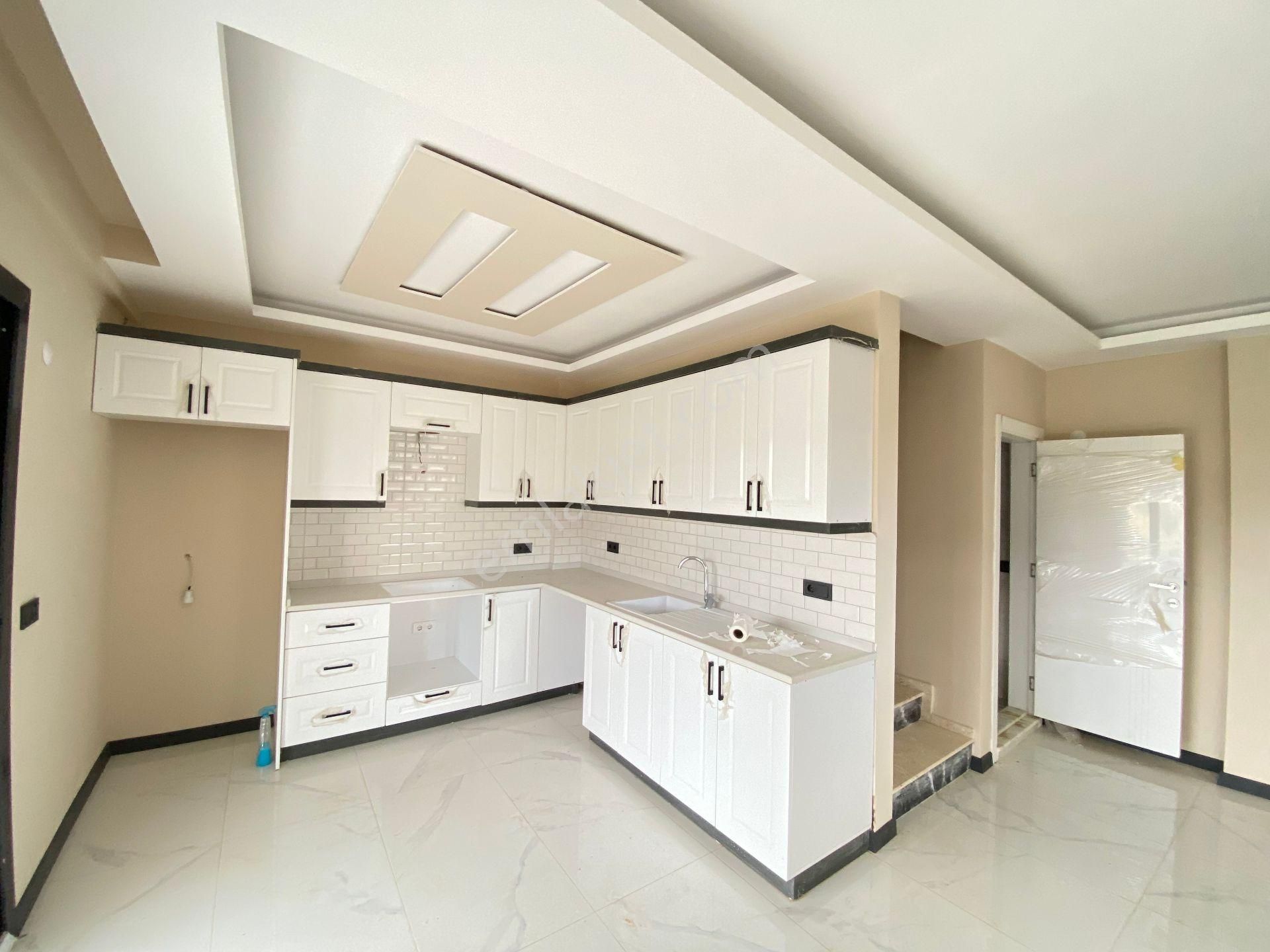 Seferihisar 'doğanbeyde Satılık 3+1 Köşe Villa 'önü Yeşil Alan - Görsel 10