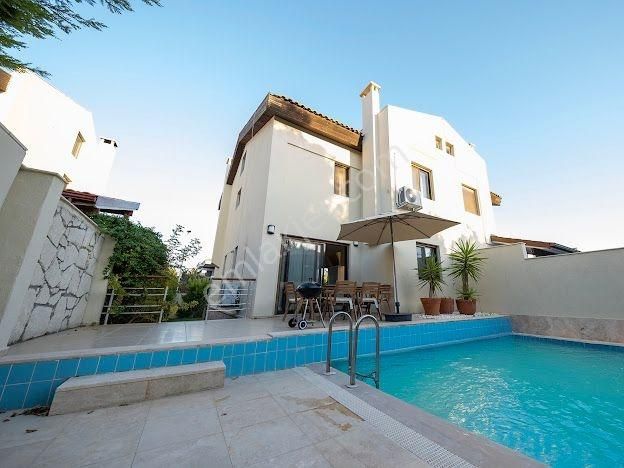 Çeşme Göbene'de Havuzlu 4+1 Satılık Villa - Görsel 27