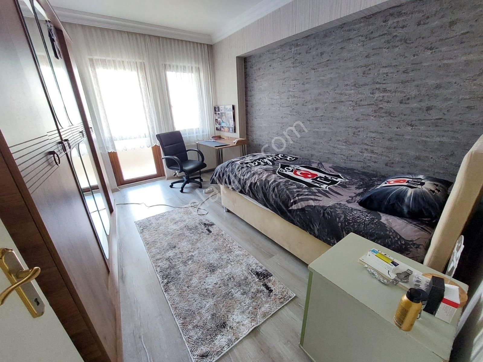 Piyade Mah De 4+1 Arakat Köşe Başı Çift Banyolu Geniş Daire - Görsel 11