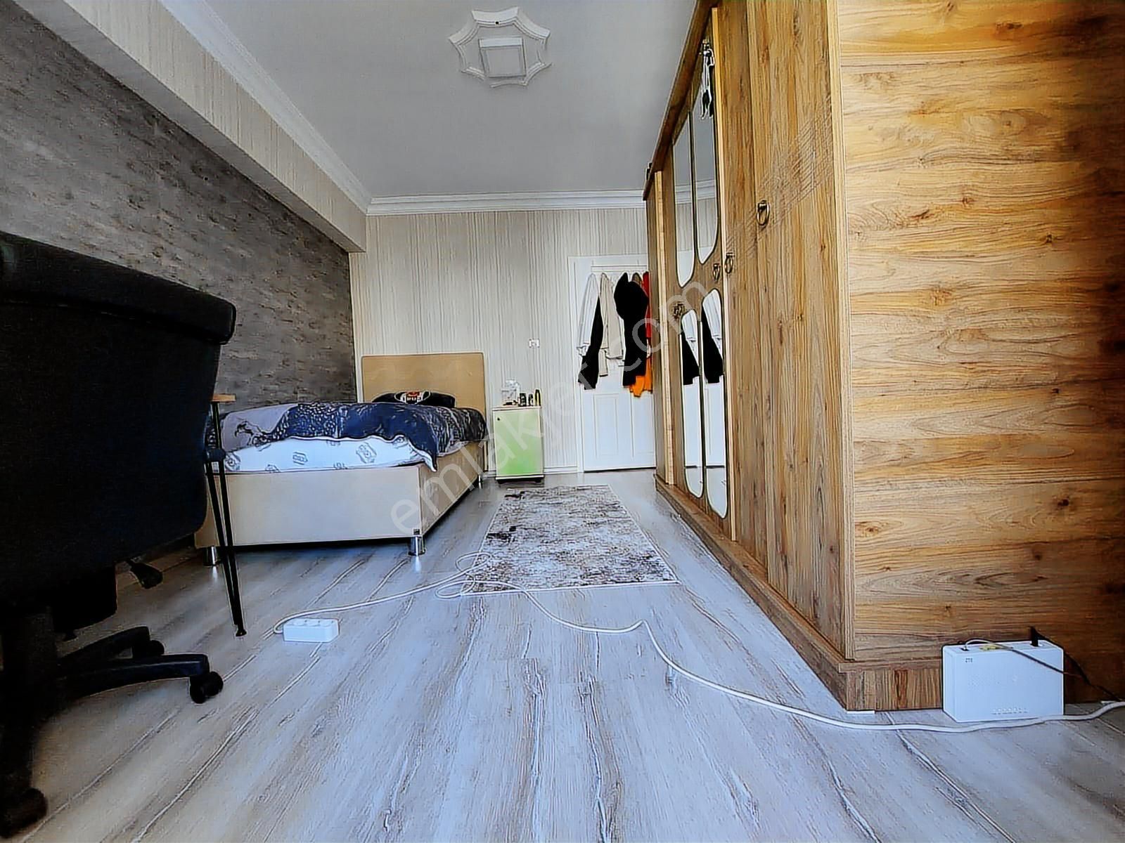 Piyade Mah De 4+1 Arakat Köşe Başı Çift Banyolu Geniş Daire - Görsel 4