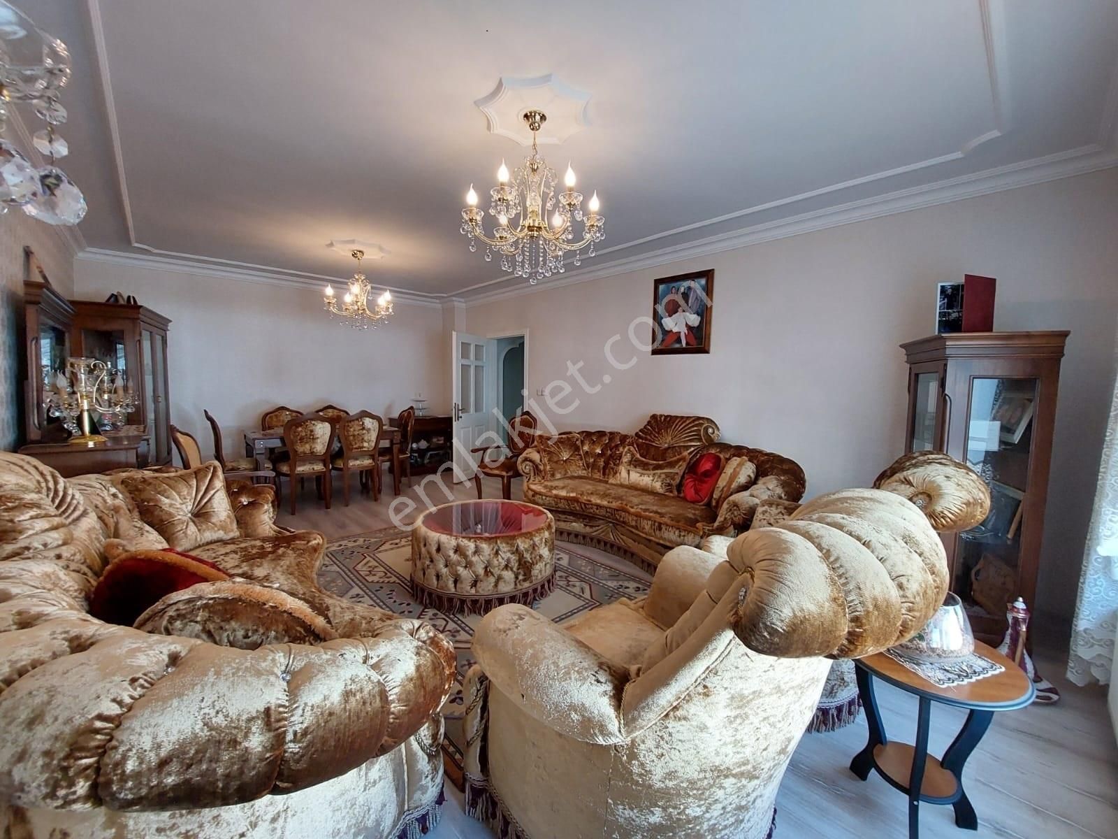 Piyade Mah De 4+1 Arakat Köşe Başı Çift Banyolu Geniş Daire - Görsel 3