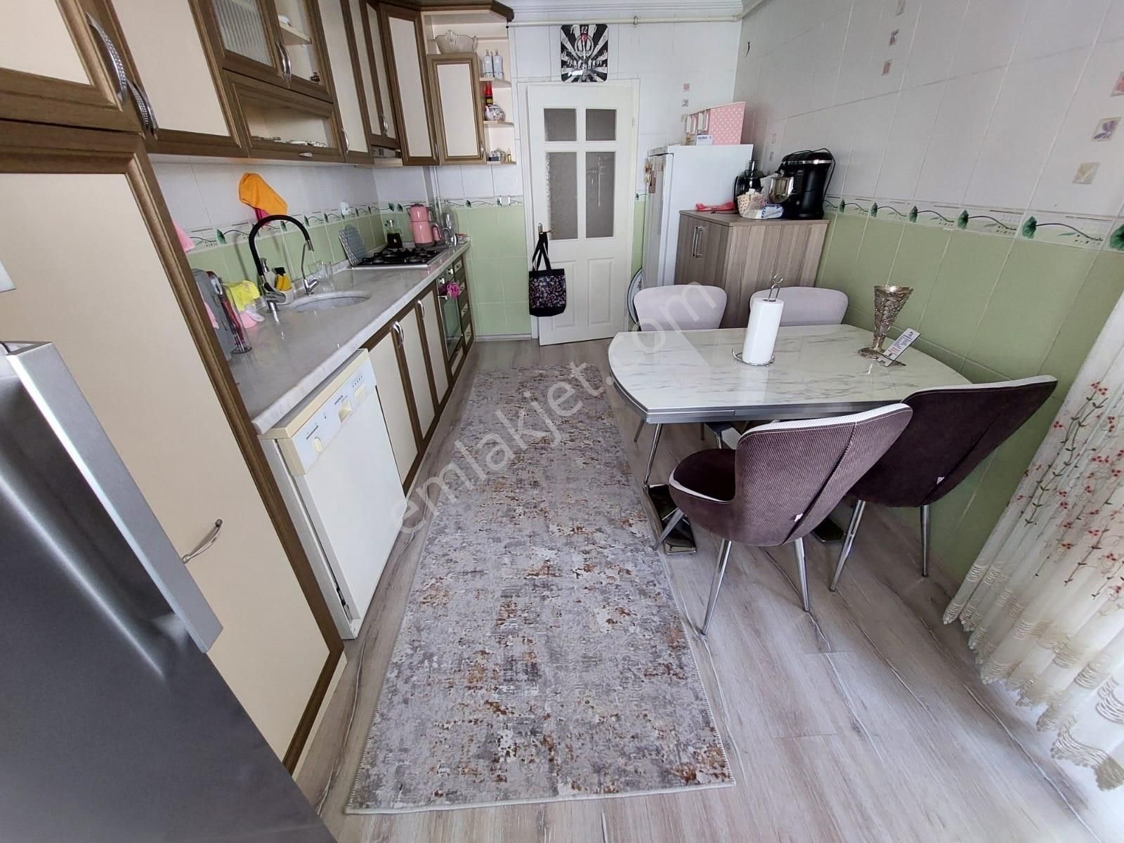 Piyade Mah De 4+1 Arakat Köşe Başı Çift Banyolu Geniş Daire - Görsel 21