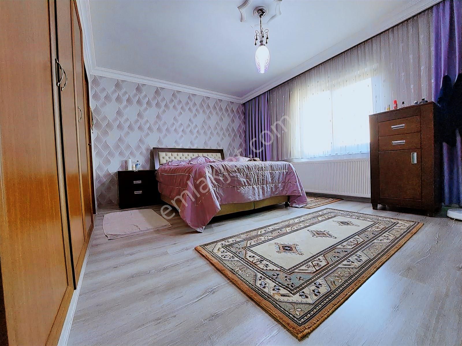 Piyade Mah De 4+1 Arakat Köşe Başı Çift Banyolu Geniş Daire - Görsel 9