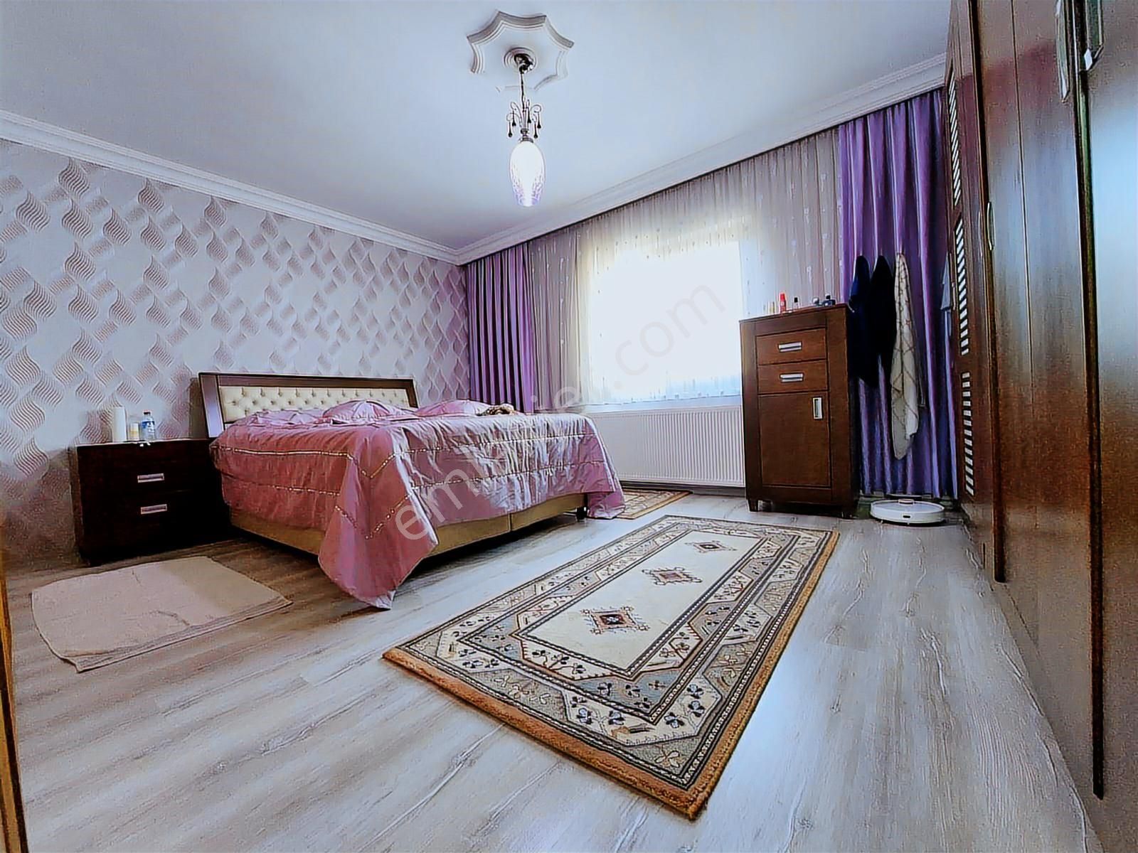 Piyade Mah De 4+1 Arakat Köşe Başı Çift Banyolu Geniş Daire - Görsel 32