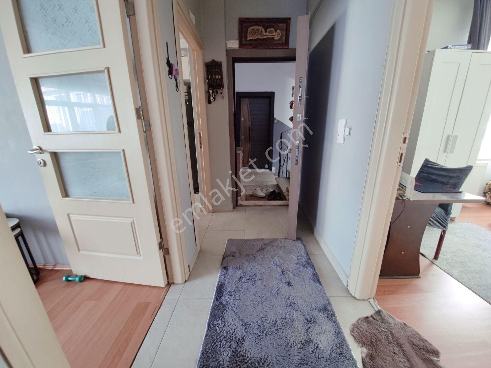 Çamçeşme İlkokuluna Yakin 2.kat 3+1 120m2 Banyo Wc Ayrı Kombili - Görsel 3