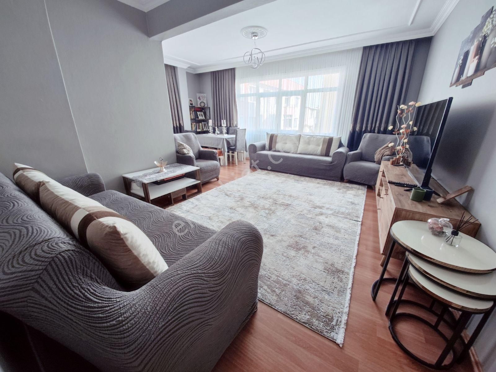 Çamçeşme İlkokuluna Yakin 2.kat 3+1 120m2 Banyo Wc Ayrı Kombili