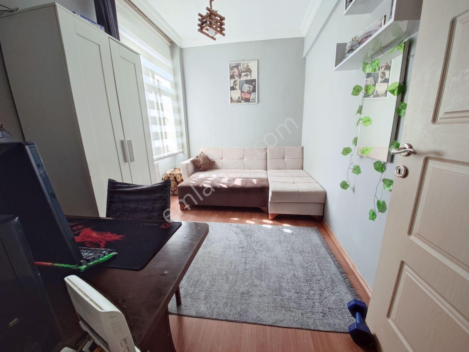 Çamçeşme İlkokuluna Yakin 2.kat 3+1 120m2 Banyo Wc Ayrı Kombili - Görsel 5