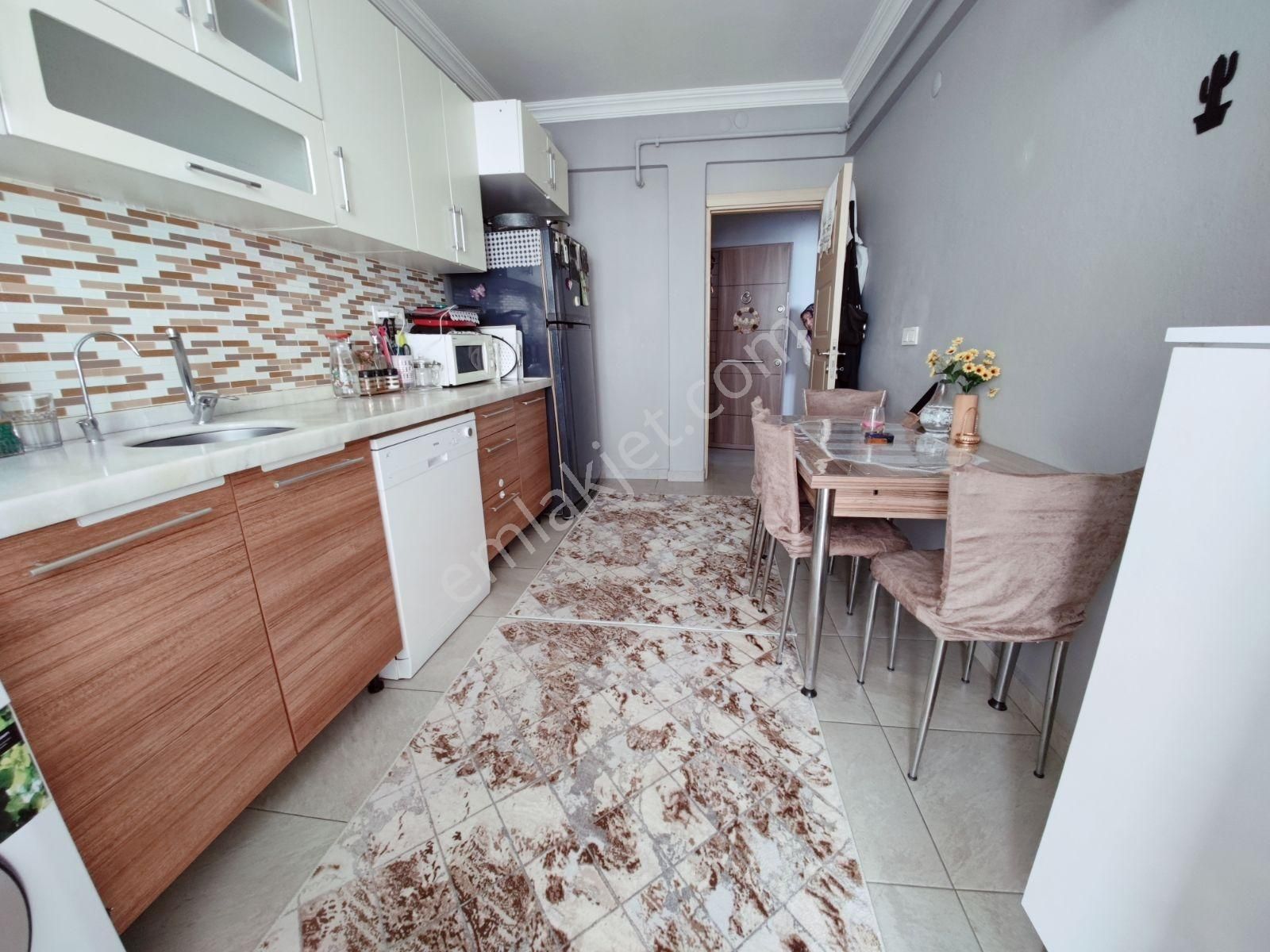 Çamçeşme İlkokuluna Yakin 2.kat 3+1 120m2 Banyo Wc Ayrı Kombili - Görsel 7