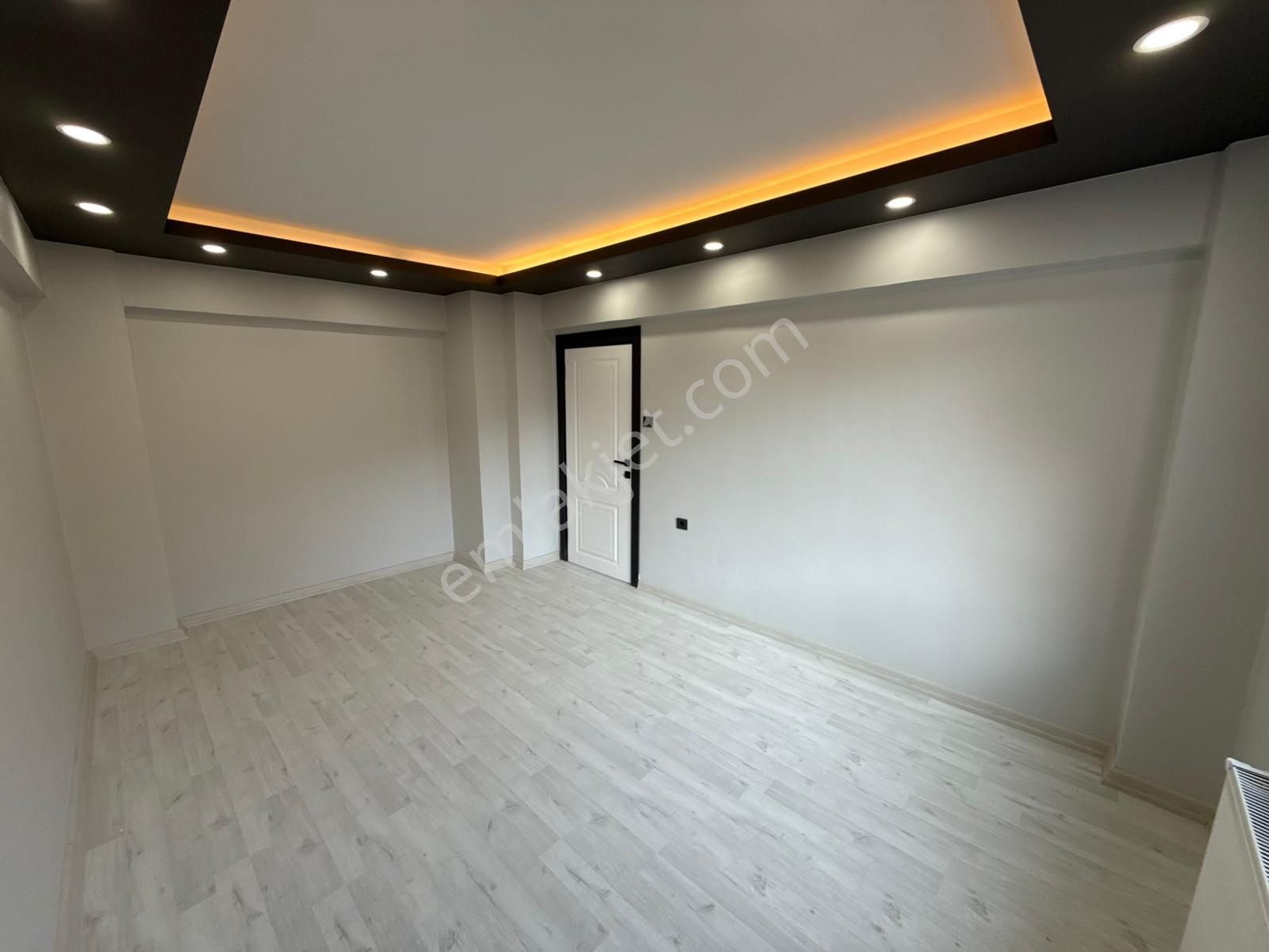 Ankara Kazanç'tan Kusursuz Tasarımıyla Cadde Üzerinde Satılık 4+1 Teras Daire - Görsel 11