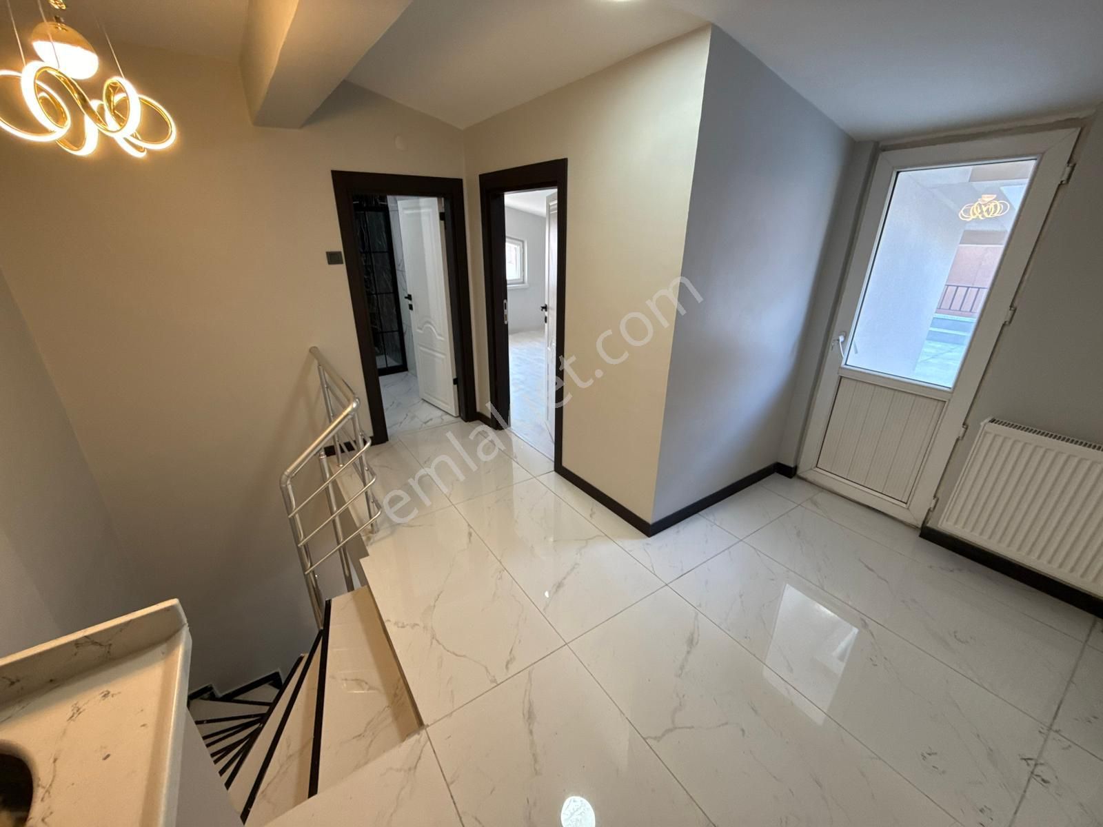 Ankara Kazanç'tan Kusursuz Tasarımıyla Cadde Üzerinde Satılık 4+1 Teras Daire - Görsel 27