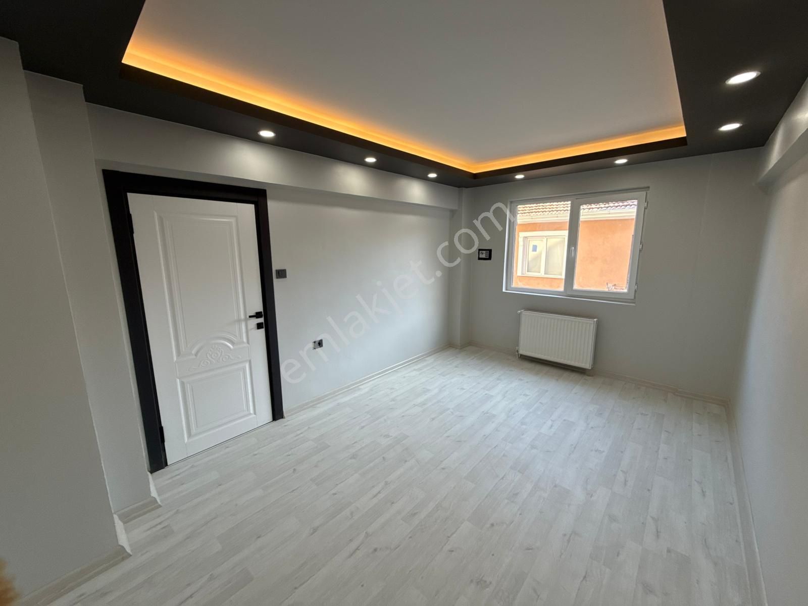 Ankara Kazanç'tan Kusursuz Tasarımıyla Cadde Üzerinde Satılık 4+1 Teras Daire - Görsel 19