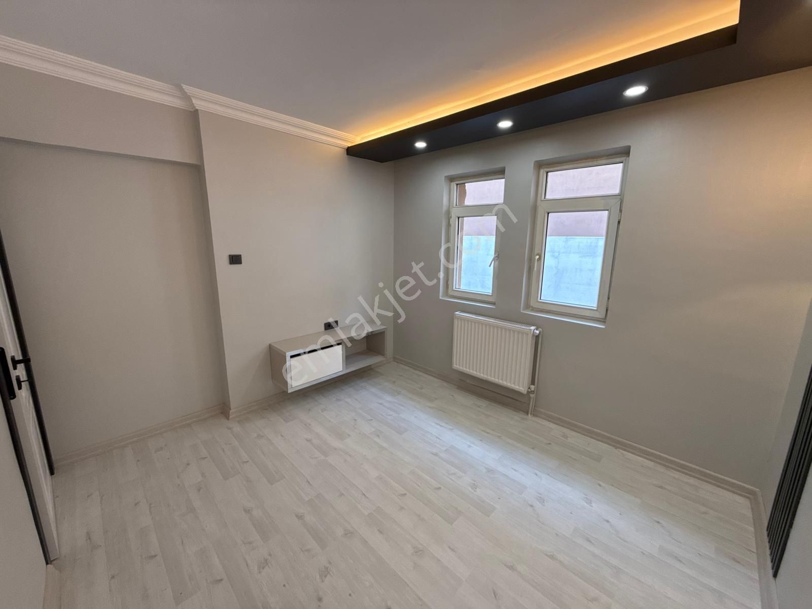 Ankara Kazanç'tan Kusursuz Tasarımıyla Cadde Üzerinde Satılık 4+1 Teras Daire - Görsel 13