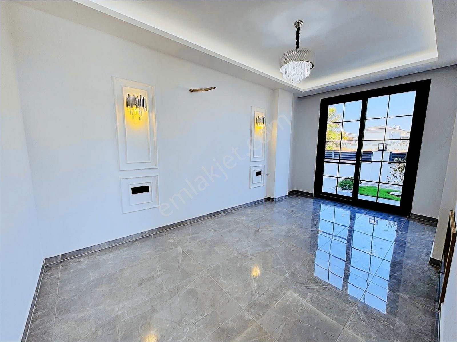 Emsallerinden Ucuza Efelerde Mükemmel Villa - Görsel 3