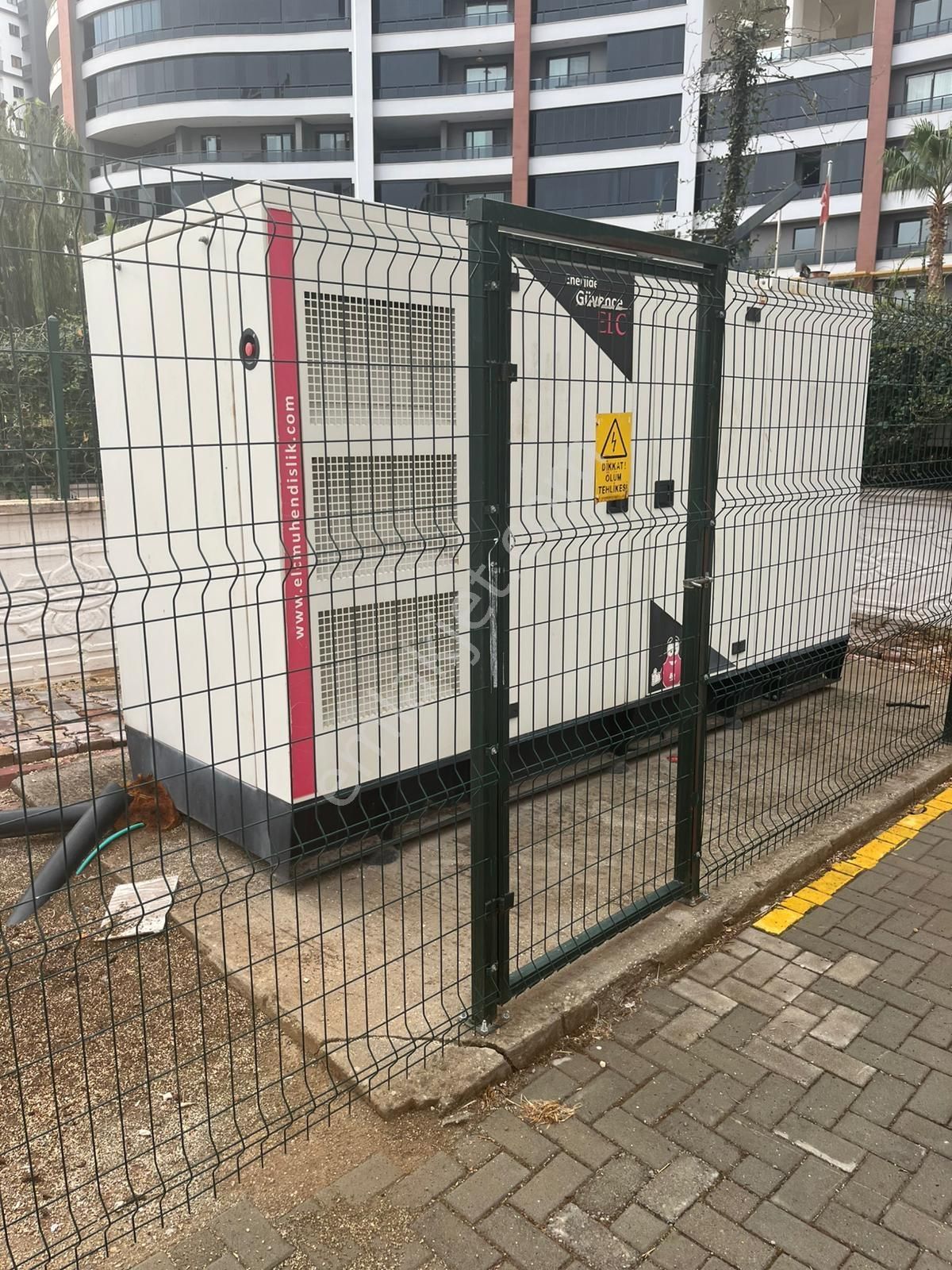 Mezitli Akdeniz'de Nezih Sitede Kiralık Geniş 4+1 Salon - Görsel 35