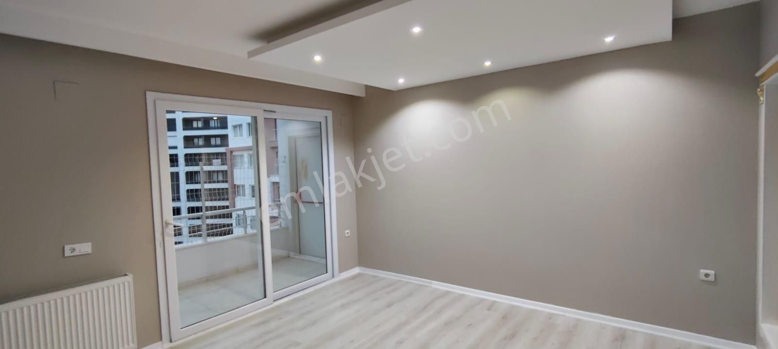 Mezitli Akdeniz'de Nezih Sitede Kiralık Geniş 4+1 Salon - Görsel 32