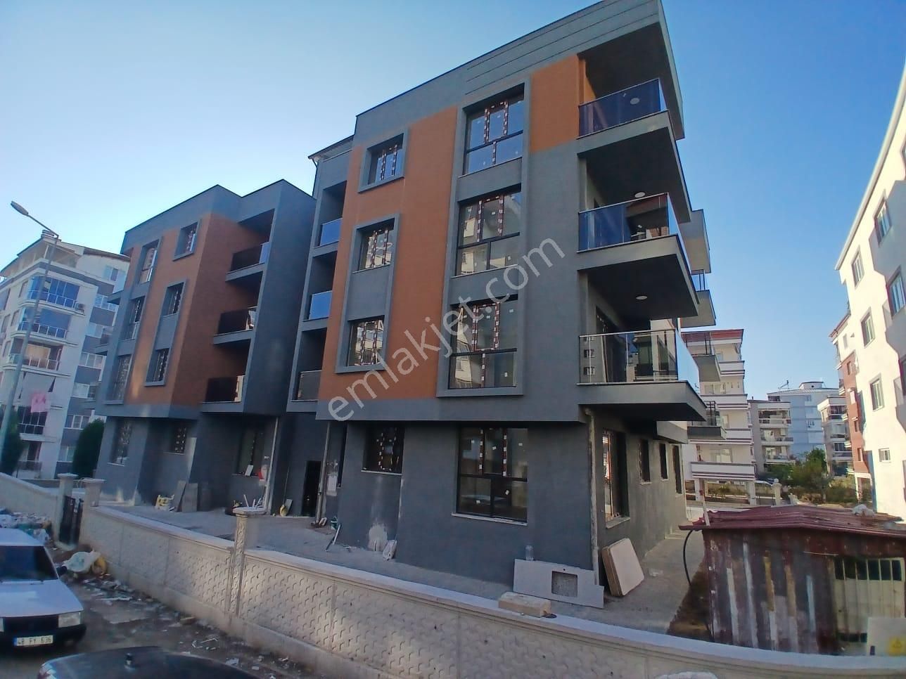 Göçmen Gayrimenkul'den Yeşil Mah.2+1 Sıfır Satılık Daire