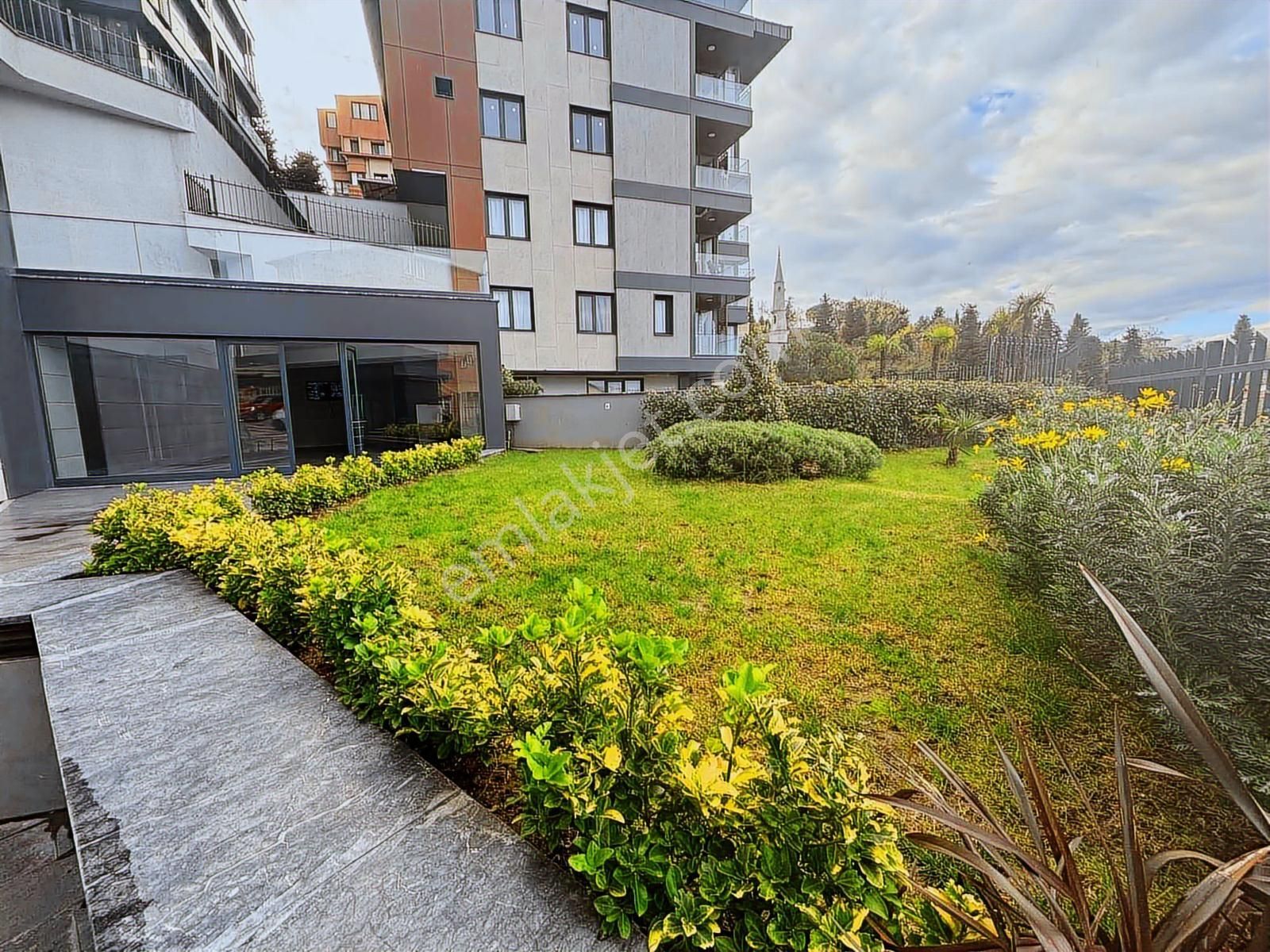 Remax Dem'den Üsküdar Kirazlıtepe Mahallesinde 4+1 Satılık Daire