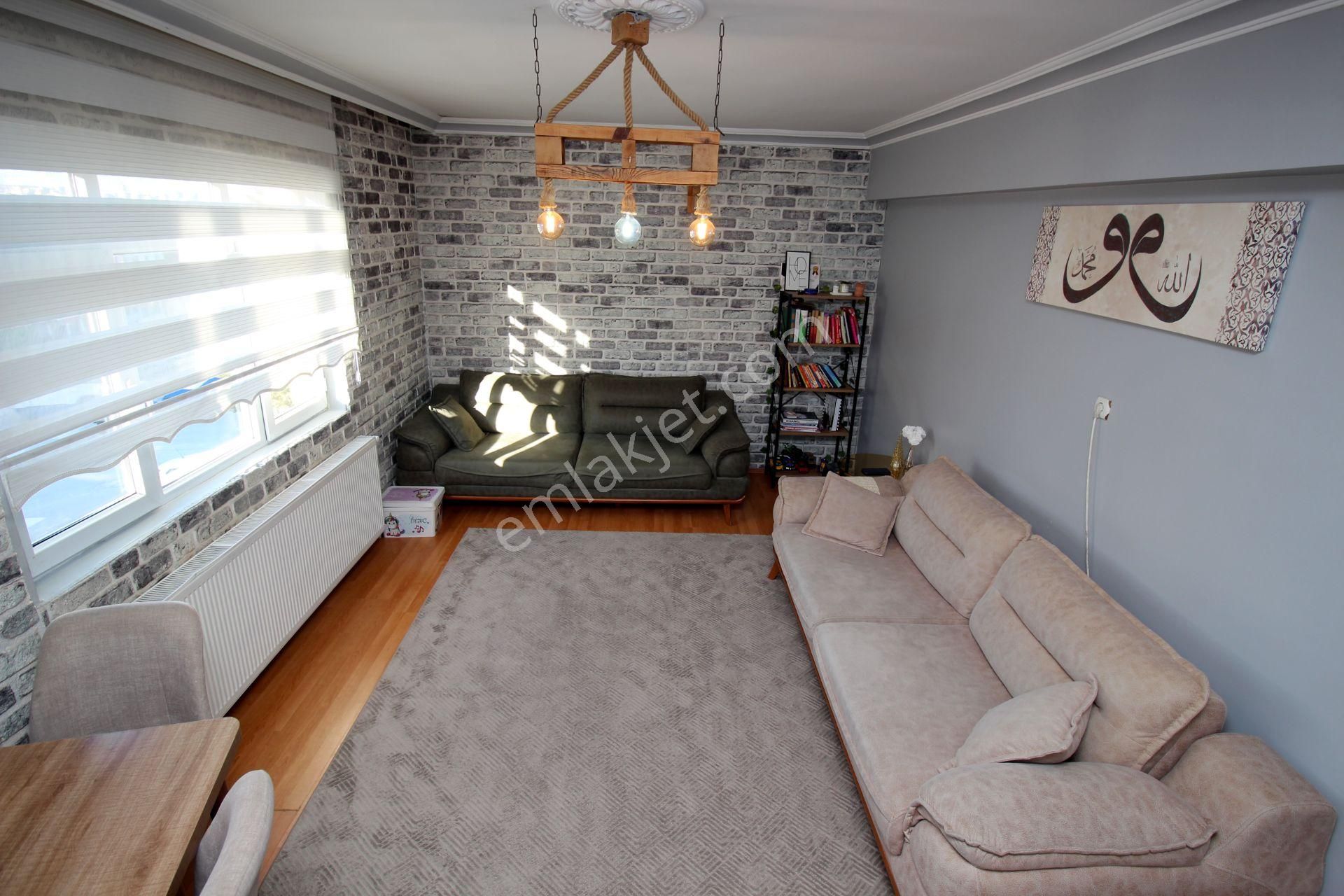 Emre Emlak'tan Piyade'de Gimsa Yakını Full Eşyalı Ön Cephe Satılık 2+1 Daire - Görsel 2