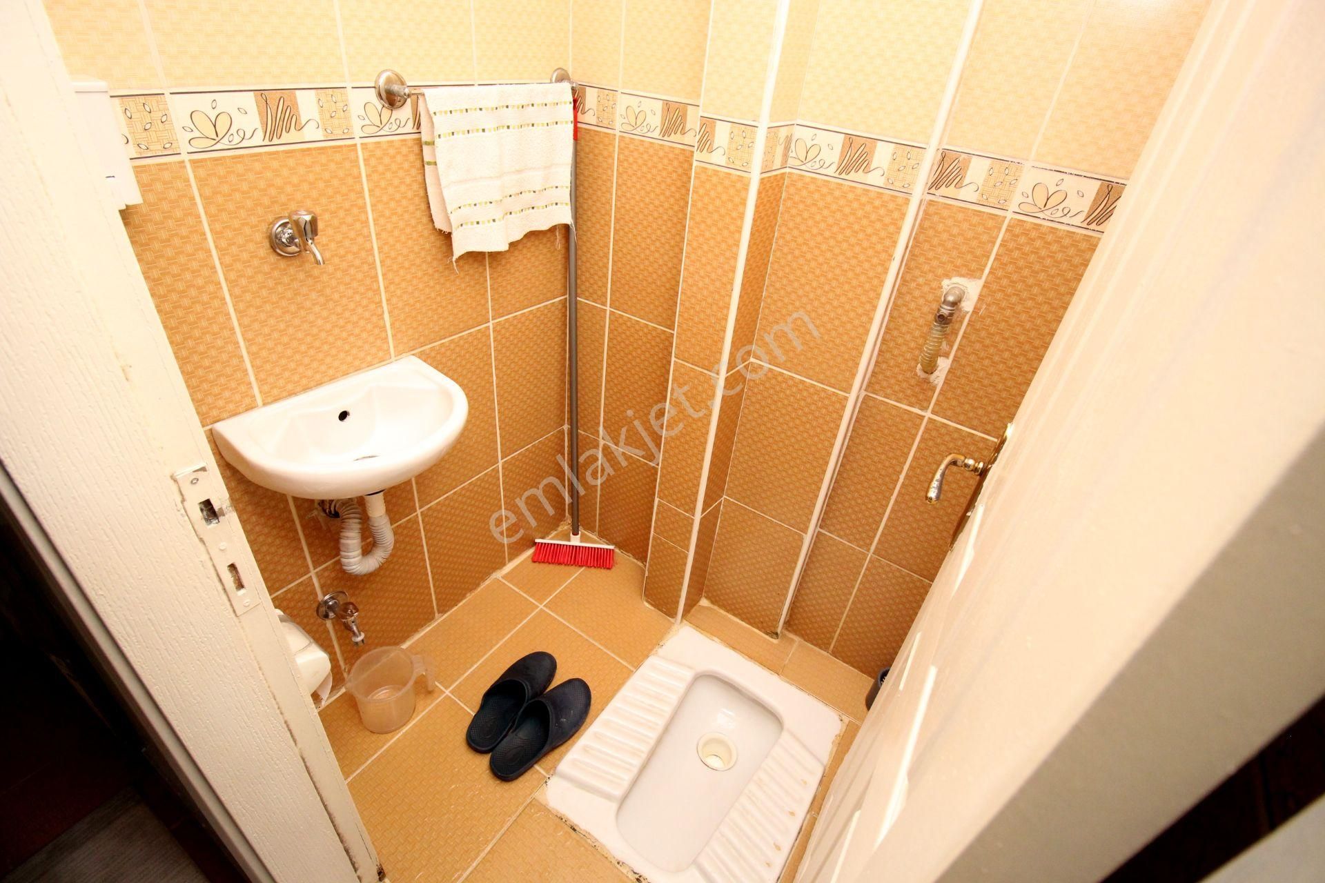 Emre Emlak'tan Piyade'de Gimsa Yakını Full Eşyalı Ön Cephe Satılık 2+1 Daire - Görsel 19