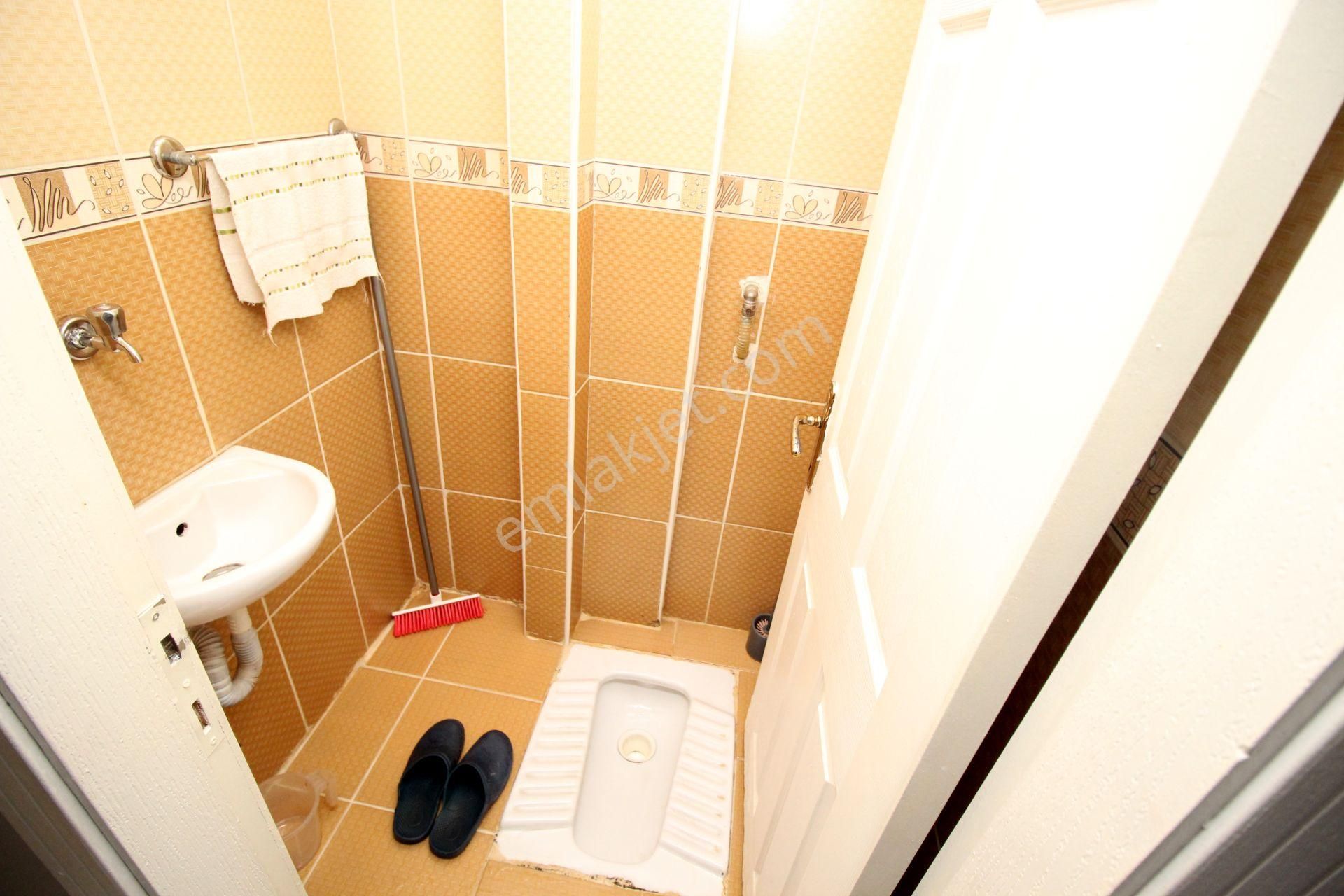 Emre Emlak'tan Piyade'de Gimsa Yakını Full Eşyalı Ön Cephe Satılık 2+1 Daire - Görsel 18