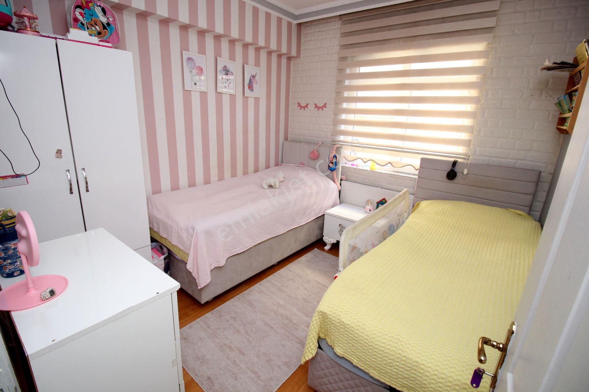 Emre Emlak'tan Piyade'de Gimsa Yakını Full Eşyalı Ön Cephe Satılık 2+1 Daire - Görsel 12