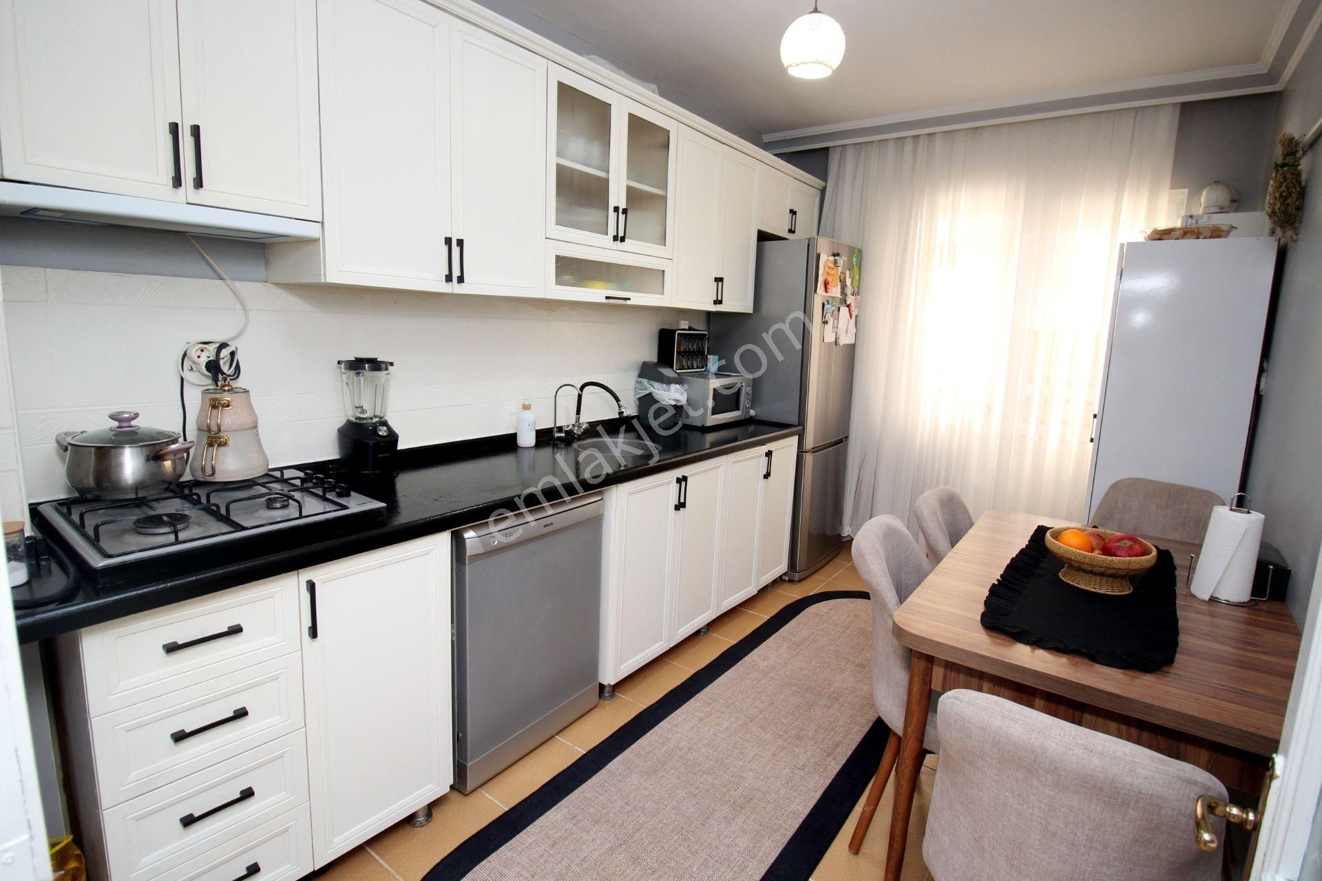 Emre Emlak'tan Piyade'de Gimsa Yakını Full Eşyalı Ön Cephe Satılık 2+1 Daire - Görsel 5