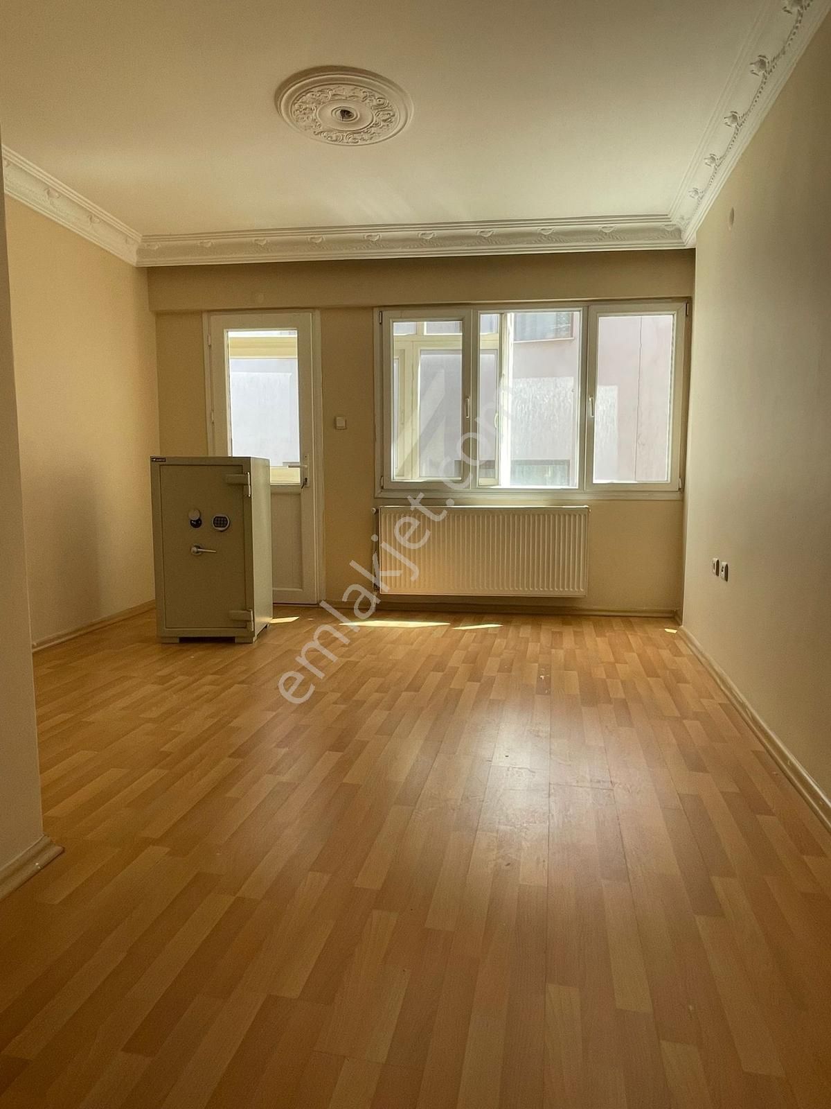 Ordu Caddesi Yanı Otoparklı Geniş 3+1 Ara Kat Kiralık Daire - Görsel 5