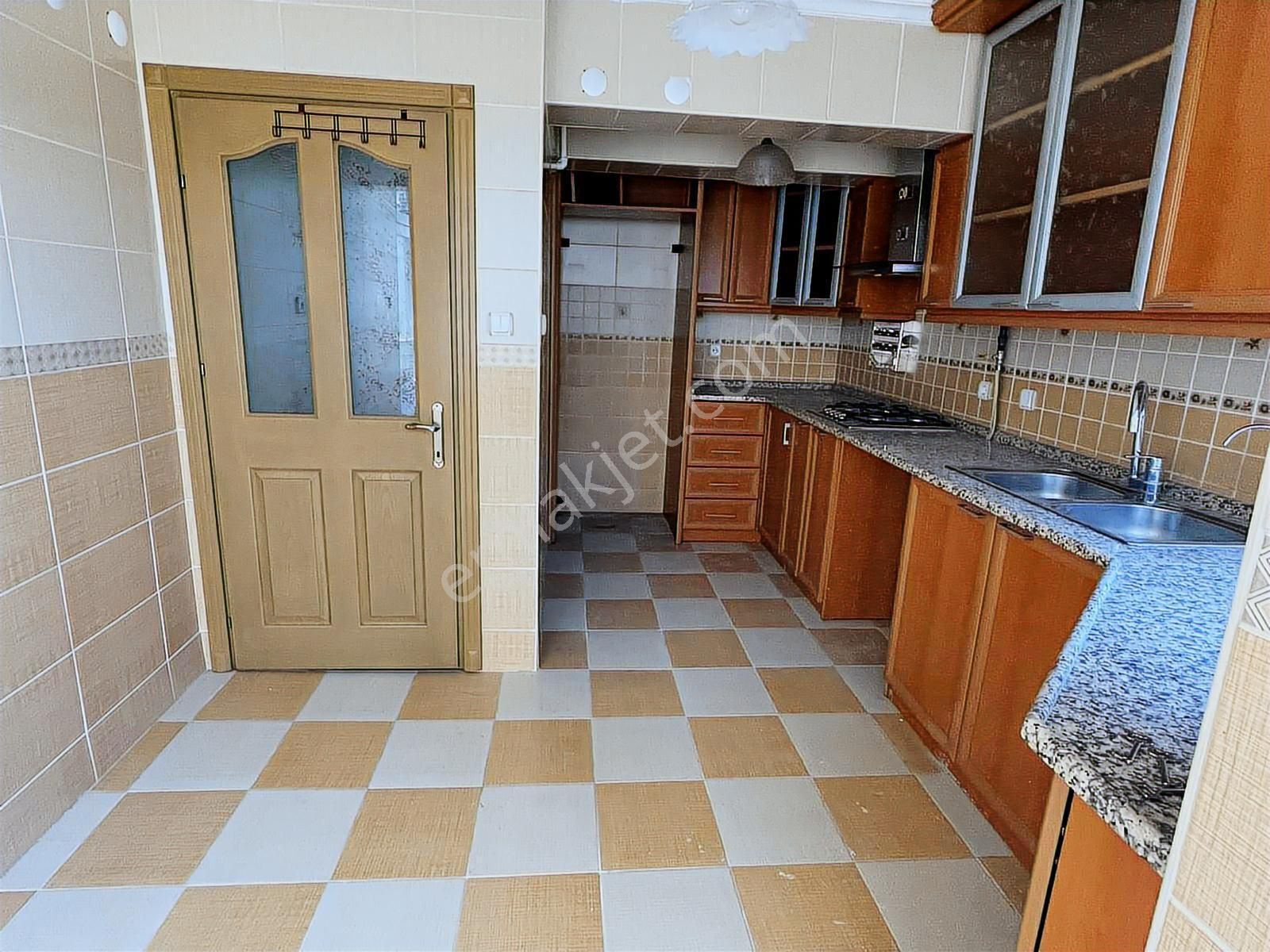 Ordu Caddesi Yanı Otoparklı Geniş 3+1 Ara Kat Kiralık Daire - Görsel 31