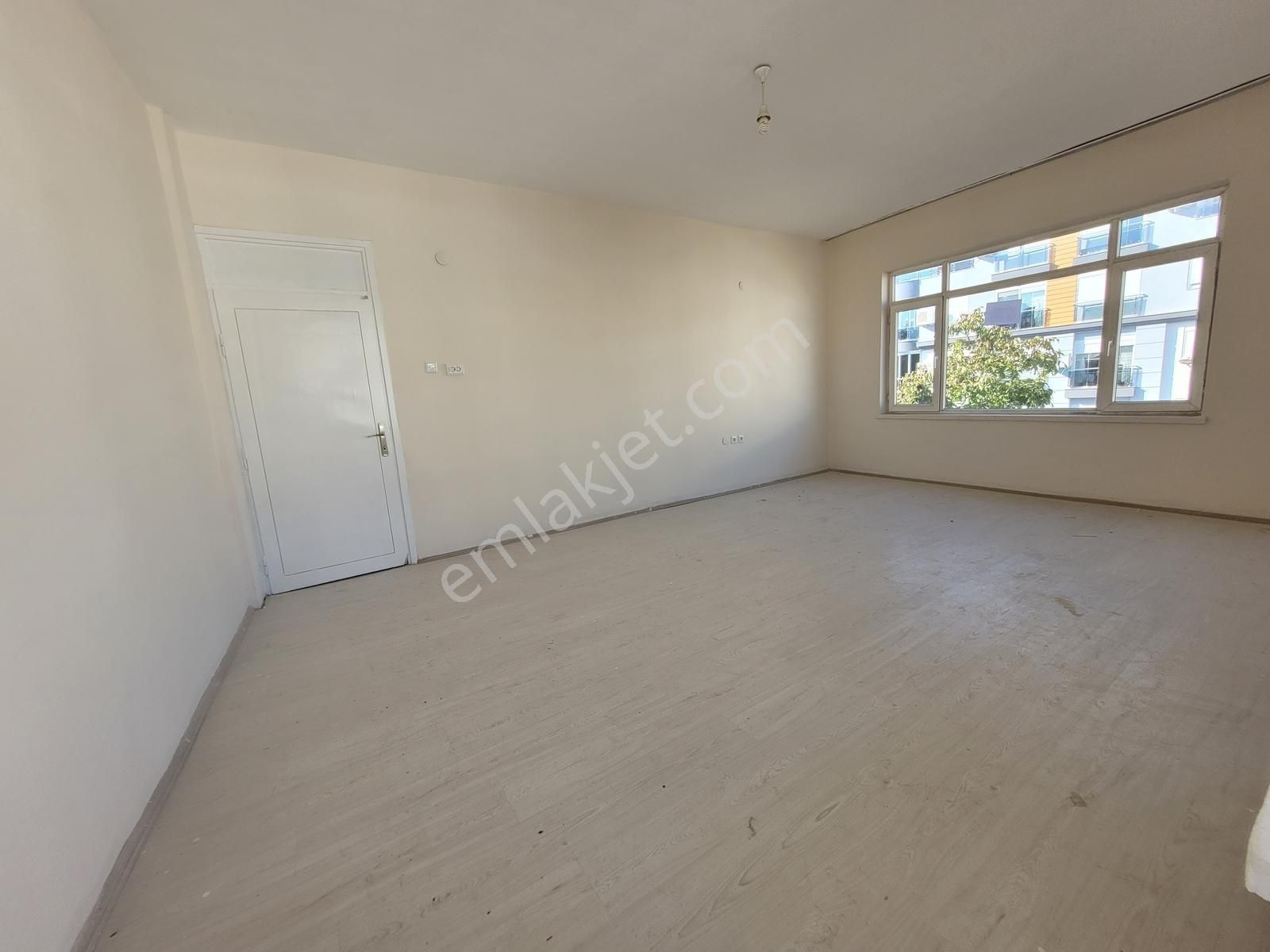 Özgürlük'te Kiralık 3+1 125 M2 3.kat İçi Yapılı Daire - Görsel 8
