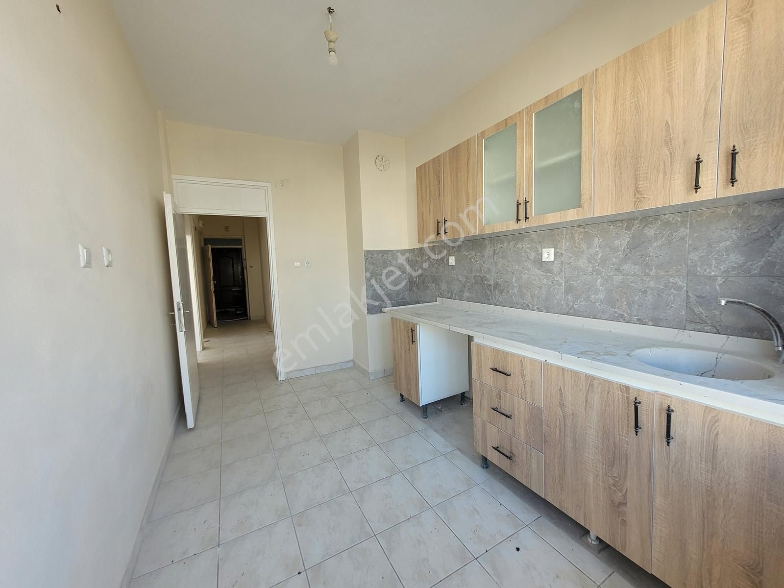 Özgürlük'te Kiralık 3+1 125 M2 3.kat İçi Yapılı Daire - Görsel 5