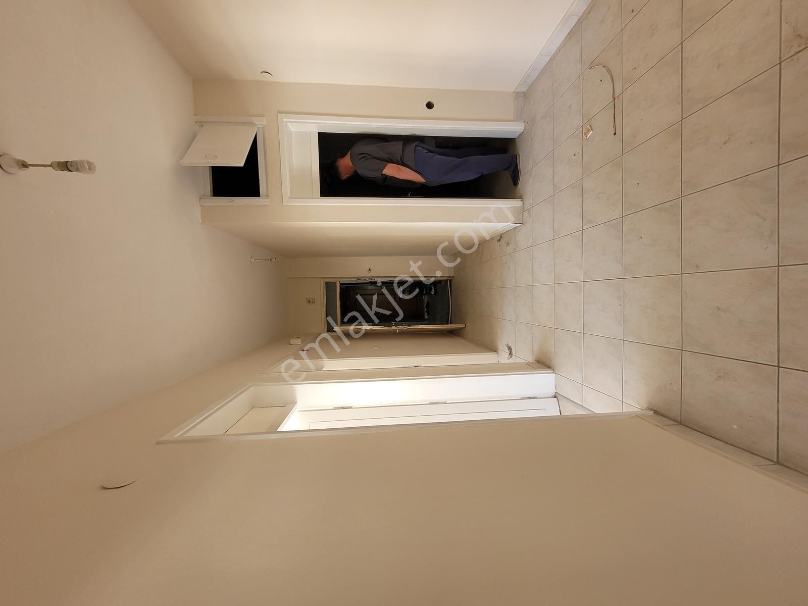 Özgürlük'te Kiralık 3+1 125 M2 3.kat İçi Yapılı Daire - Görsel 2