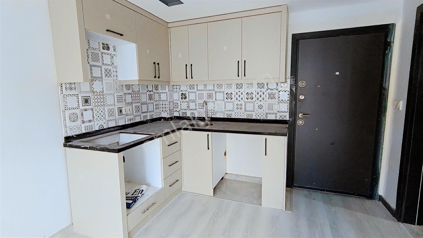 Karşıyaka'da Satılık Daire 1+1 Sıfır Daire - Görsel 8