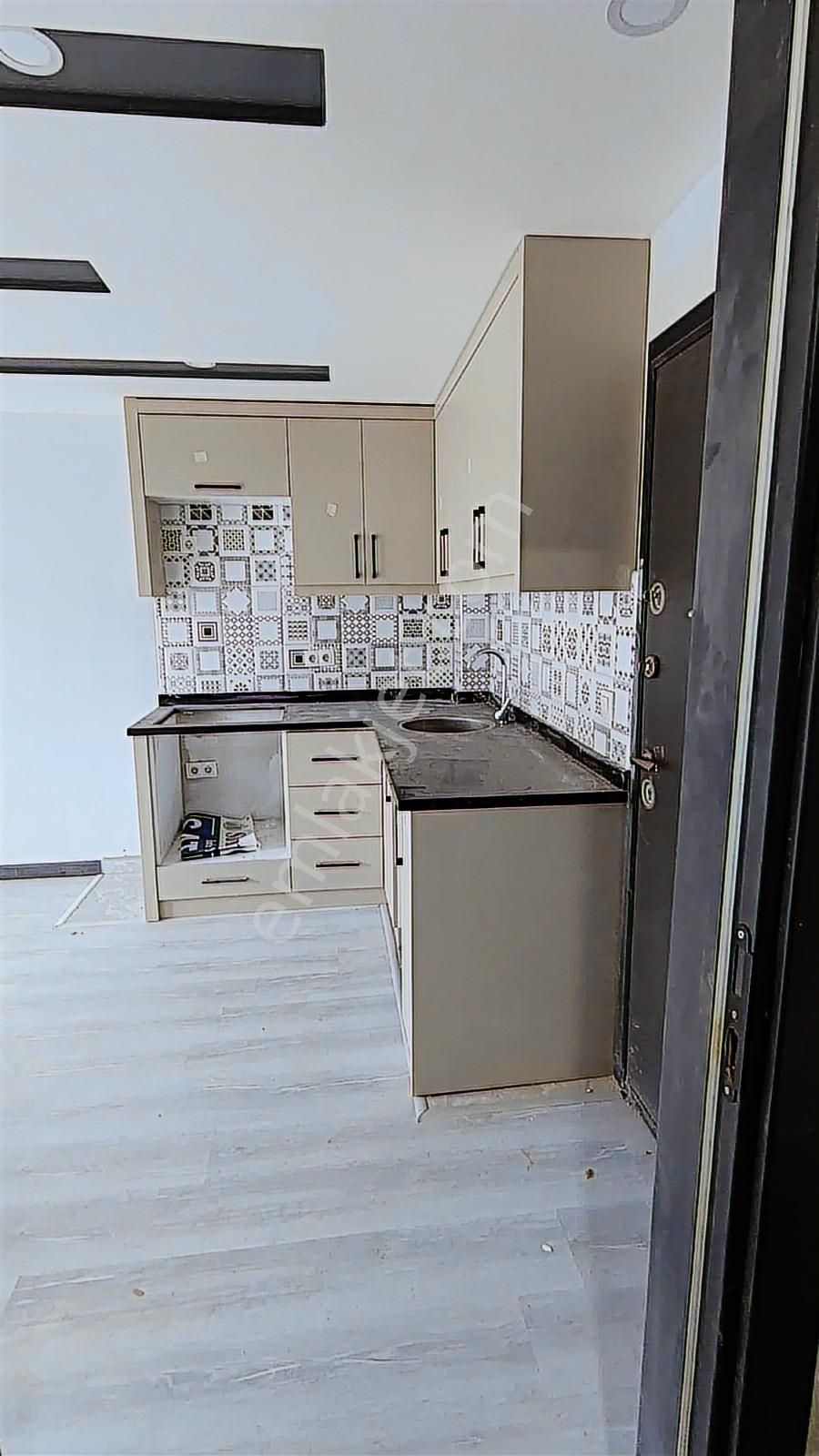 Karşıyaka'da Satılık Daire 1+1 Sıfır Daire - Görsel 3