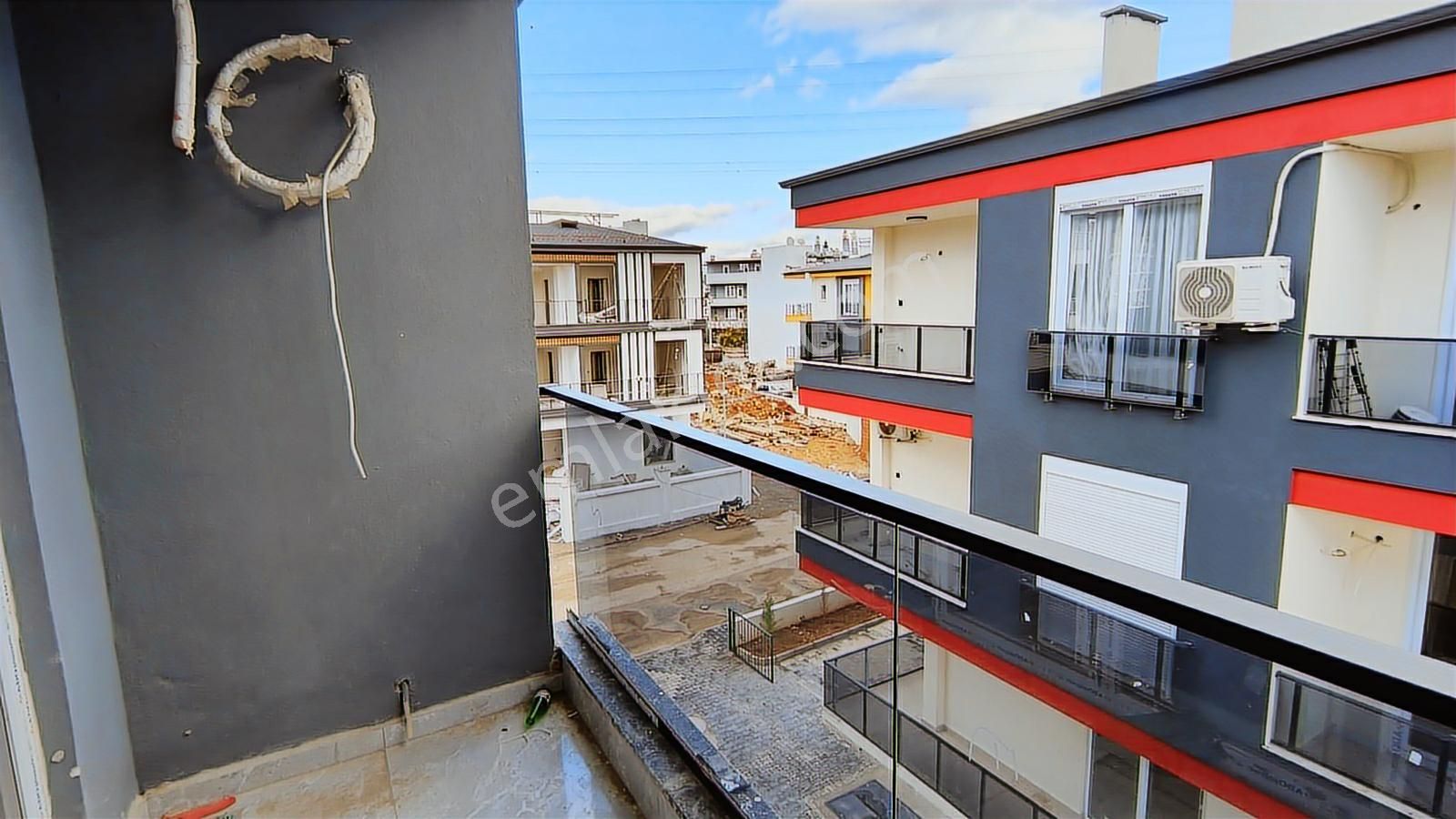 Karşıyaka'da Satılık Daire 1+1 Sıfır Daire - Görsel 10