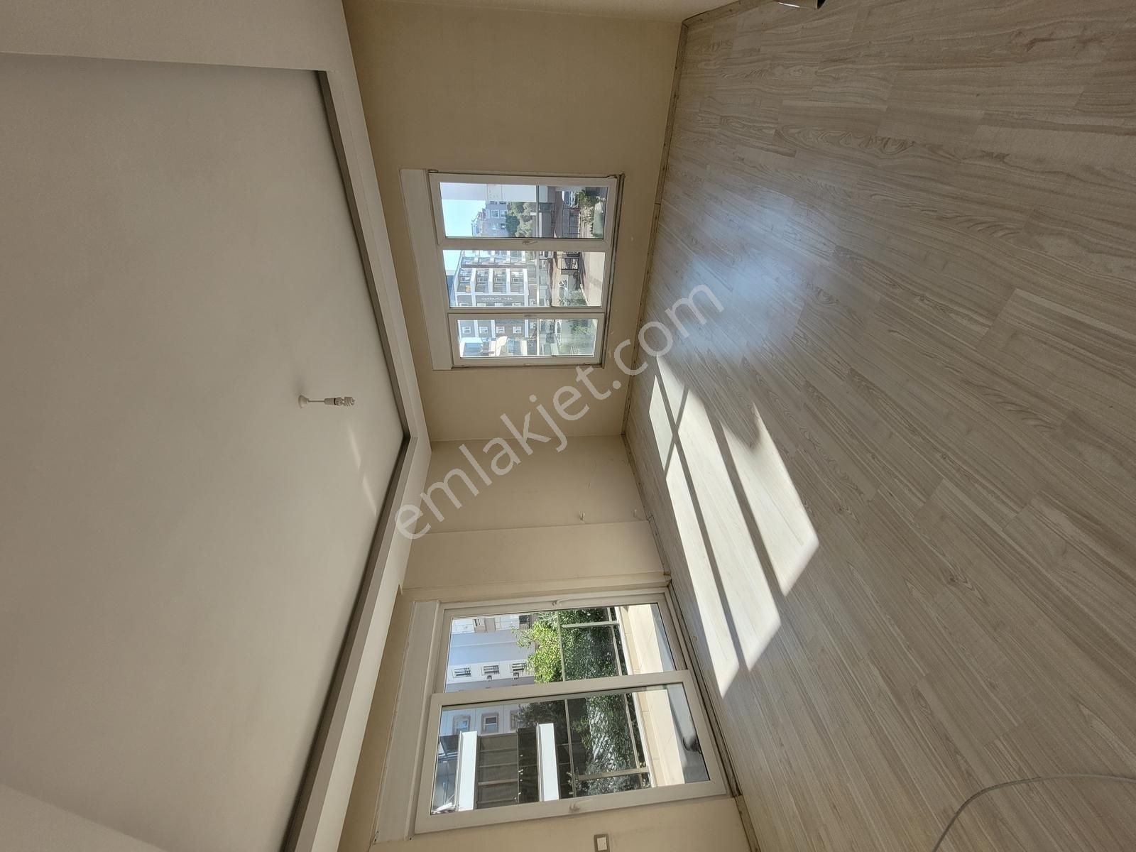 Göçerler'de Kiralık 2+1 Katta Asansörlü Site İçi Geniş Daire - Görsel 4