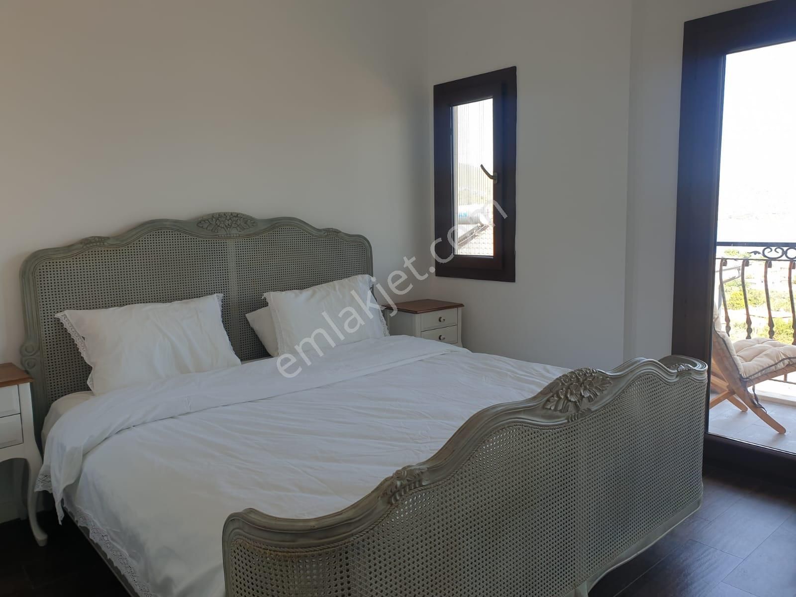 Selimiye'de Denize 500mt Deniz Manzaralı Tam Müstakil Villa - Görsel 12