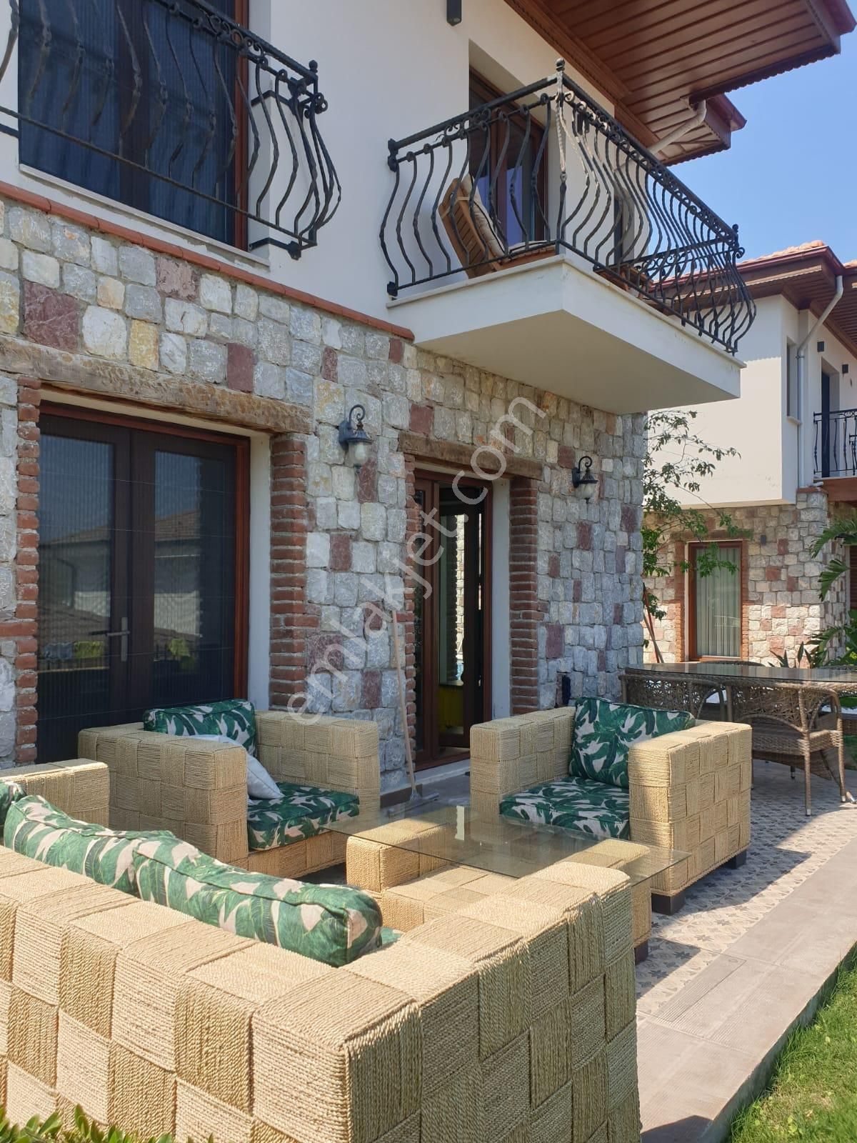 Selimiye'de Denize 500mt Deniz Manzaralı Tam Müstakil Villa - Görsel 2