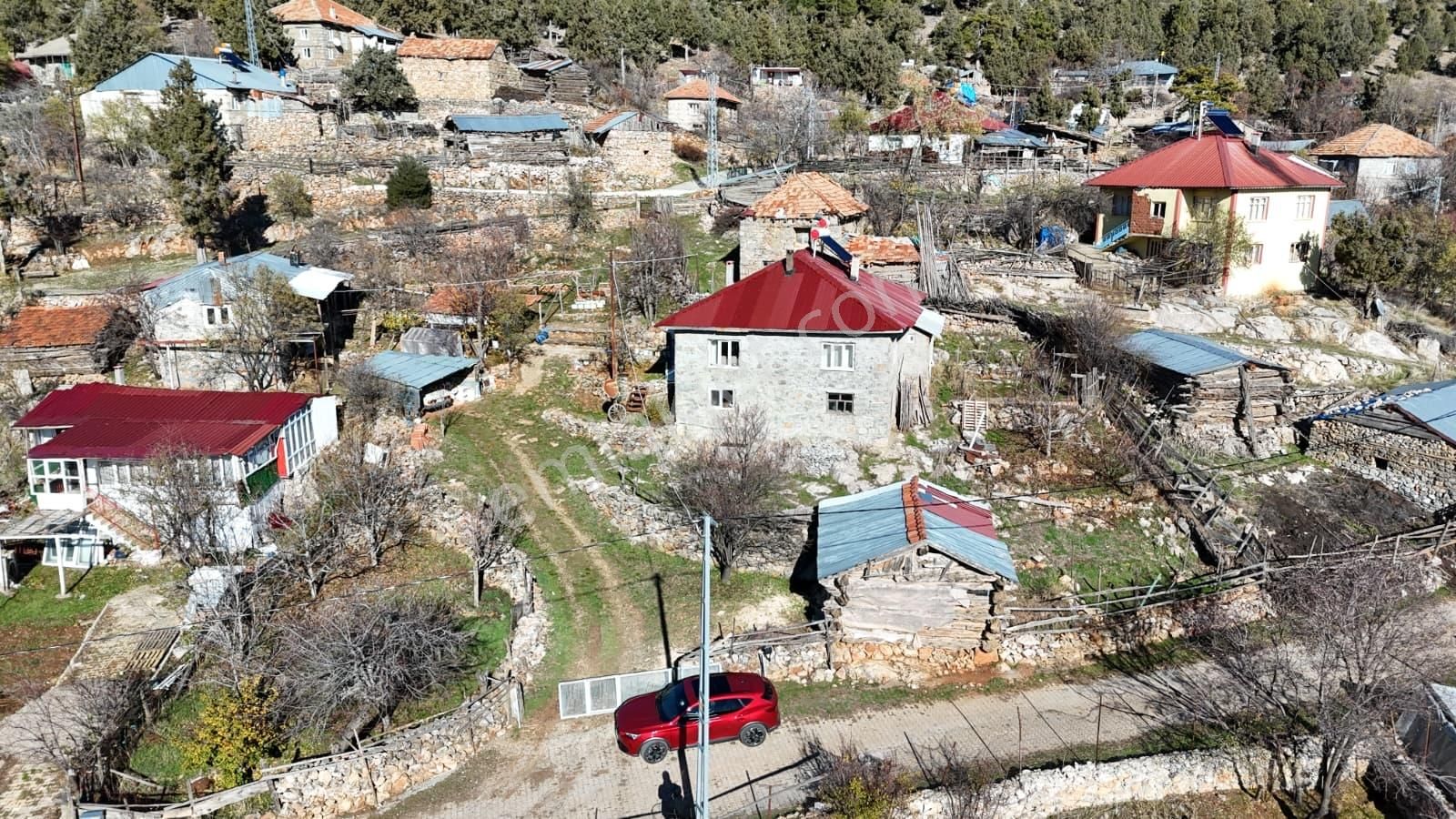 Beyşehir Yeşildağ'da 1385 M2 Arsa İçinde 2 Adet 2 Katlı Taş Ev - Görsel 13