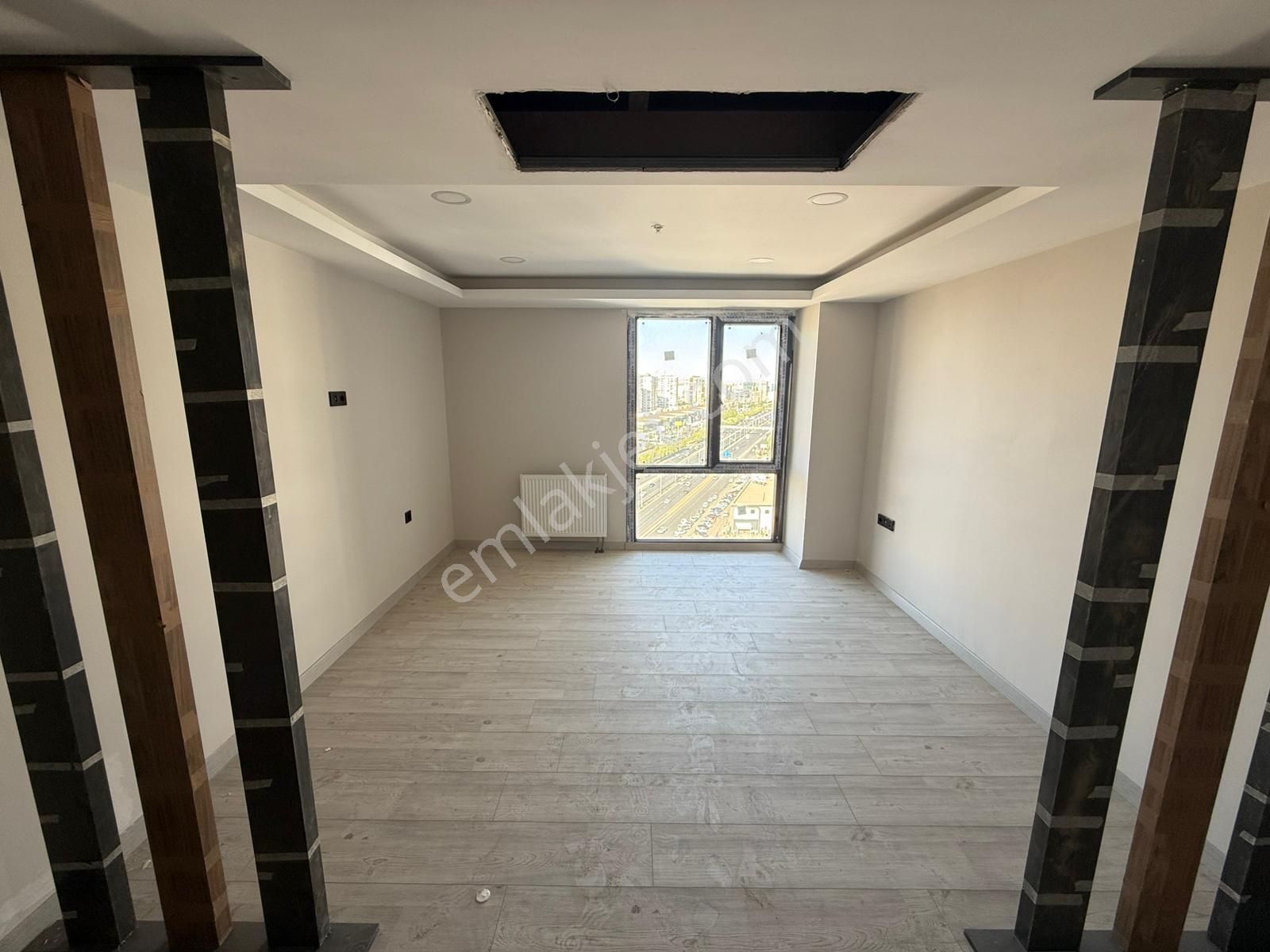 Makro Lide Gayrimenkülden Radisson Otel Karşısında 3+1 Kiralık Büro - Görsel 2