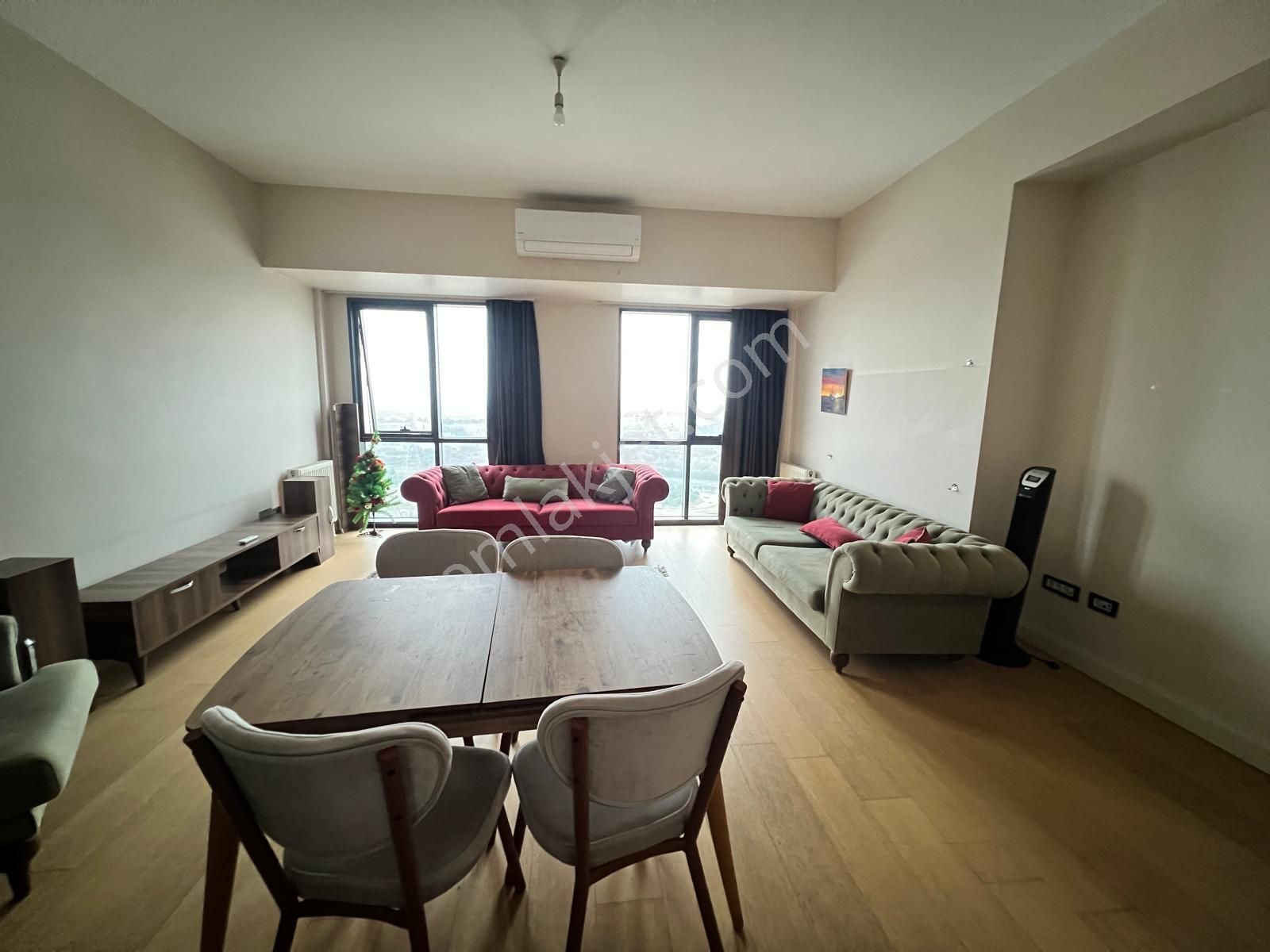 Kiptaş Venezia Mega Kiralık Full Lüks Eşyalı Hemen Sunum 2+1 Daire