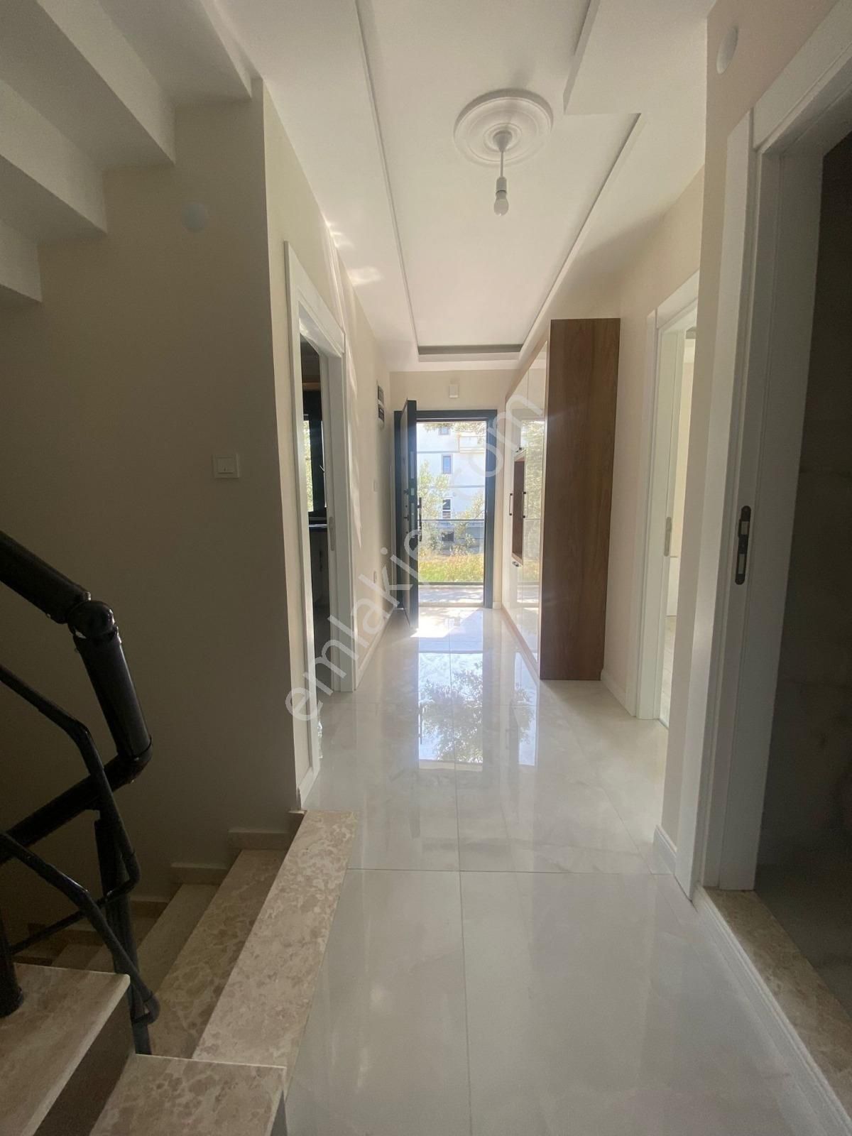 Eu Gayrimenkulden Denize Yakın 5+1 Villa - Görsel 21