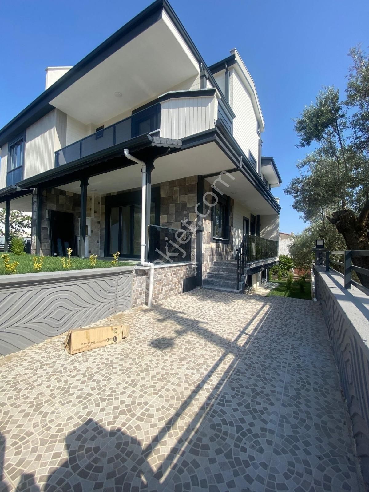 Eu Gayrimenkulden Denize Yakın 5+1 Villa - Görsel 25