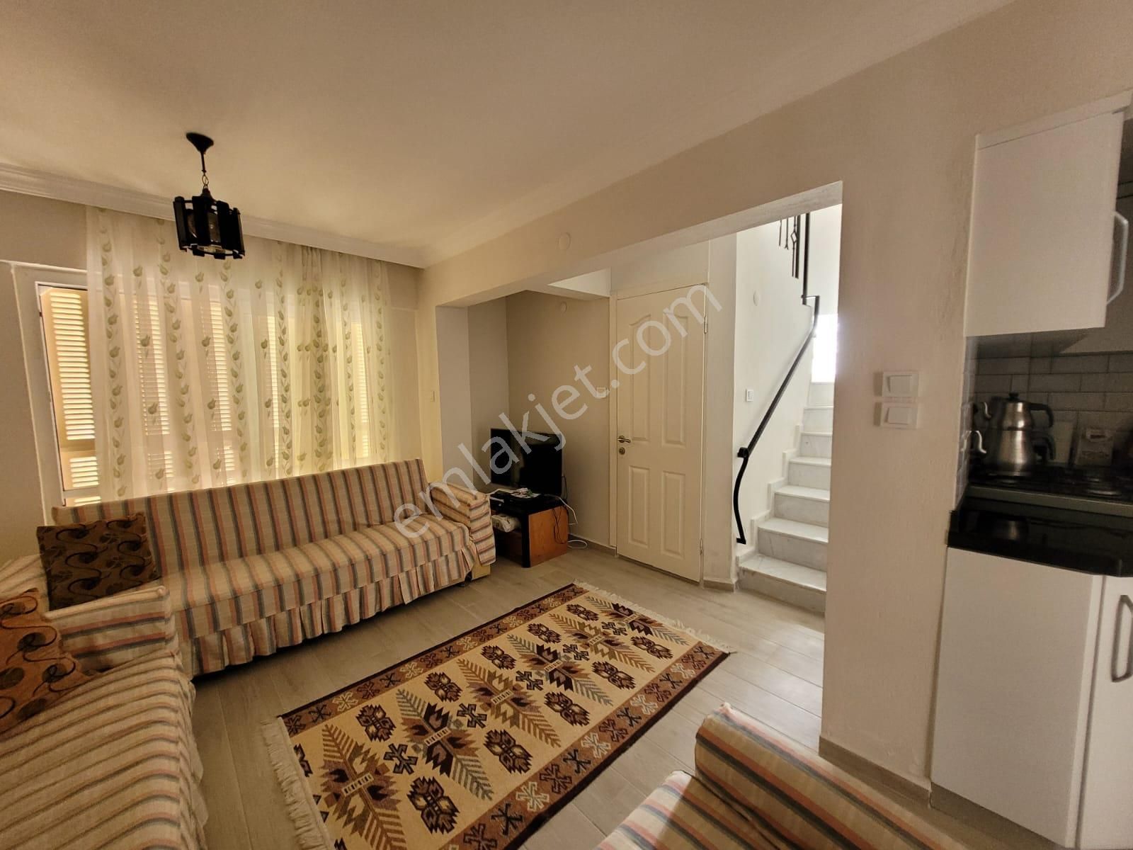 Kuşadası Güzelçamlı"da Denize Yürüme Mesafesinde 3+1 Satılık Tripleks Villa - Görsel 6