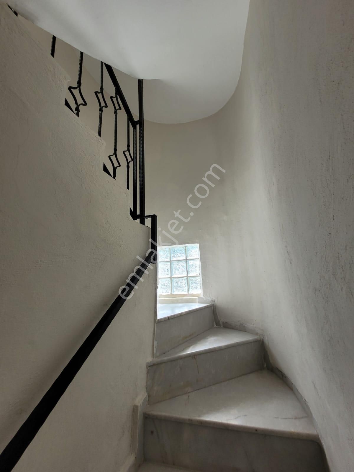 Kuşadası Güzelçamlı"da Denize Yürüme Mesafesinde 3+1 Satılık Tripleks Villa - Görsel 19