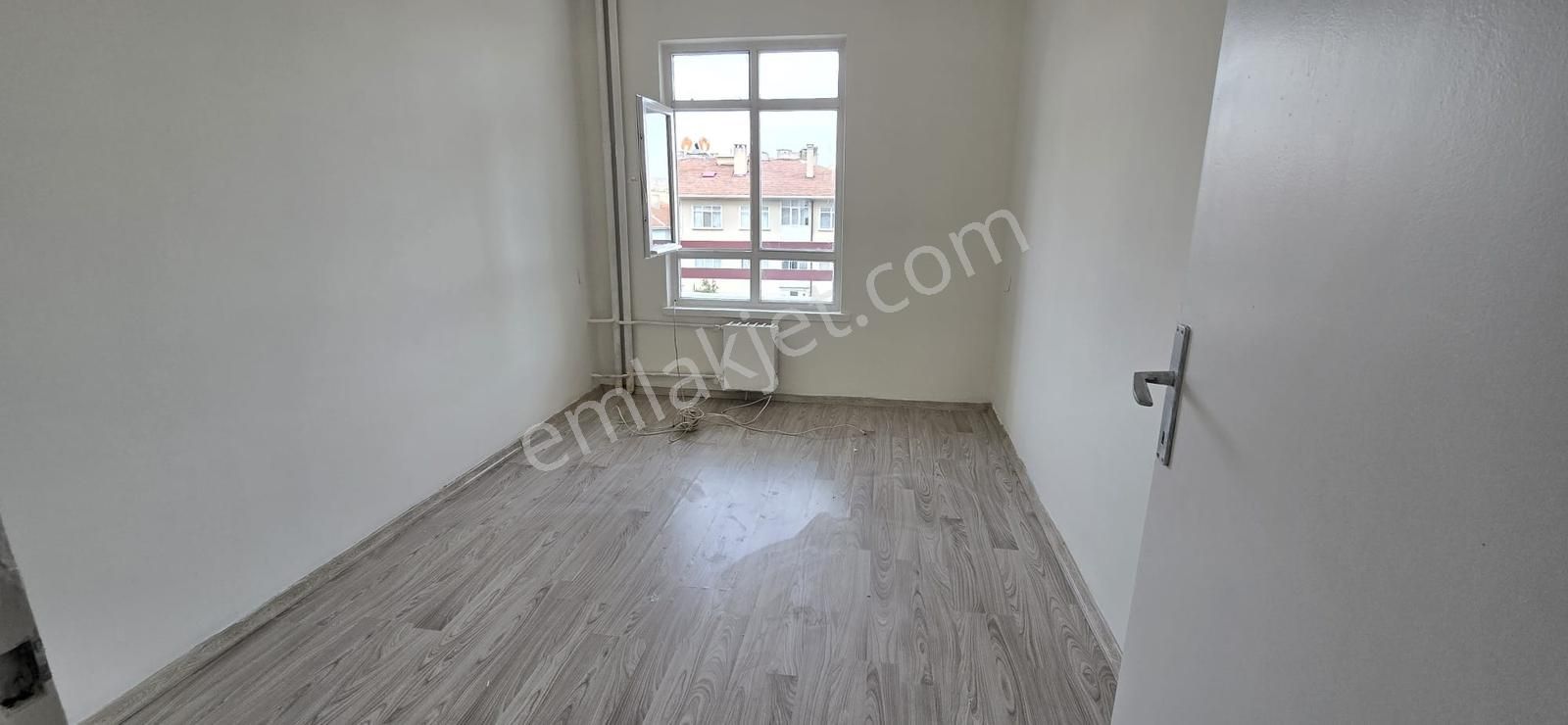 Şenlikköy Blokları 3+1 Kat 4 Ön Cephe Bağımsız 123 M2 Merkezi - Görsel 14