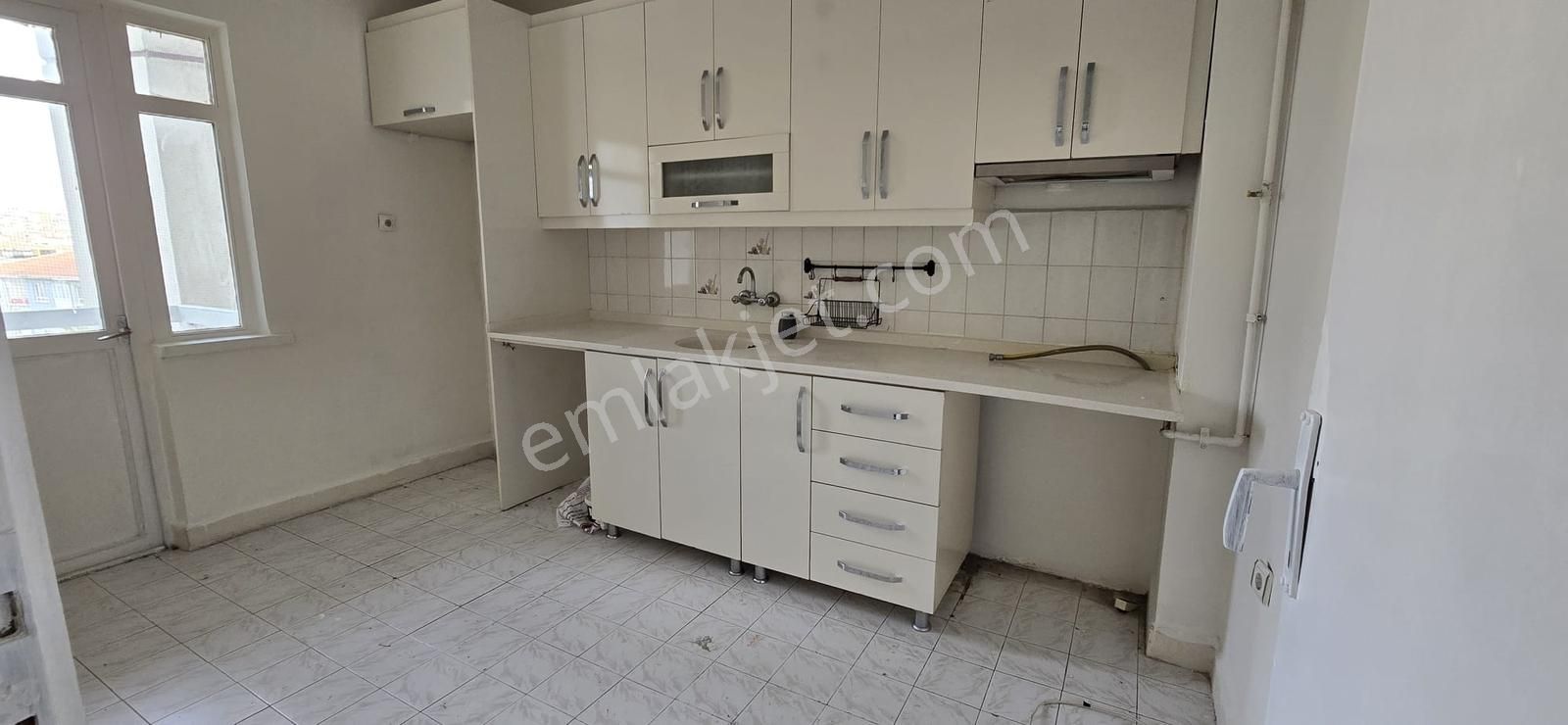 Şenlikköy Blokları 3+1 Kat 4 Ön Cephe Bağımsız 123 M2 Merkezi - Görsel 3