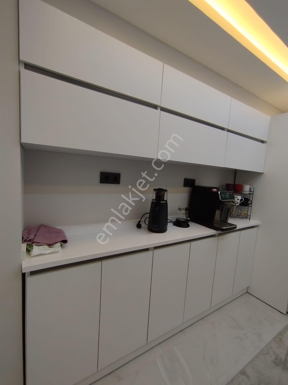 Krc'den Nato Yolu Caddesine 5 Dk Mesafede İçi Full Lüks Yapılı 3+1 Satılık Daire - Görsel 3